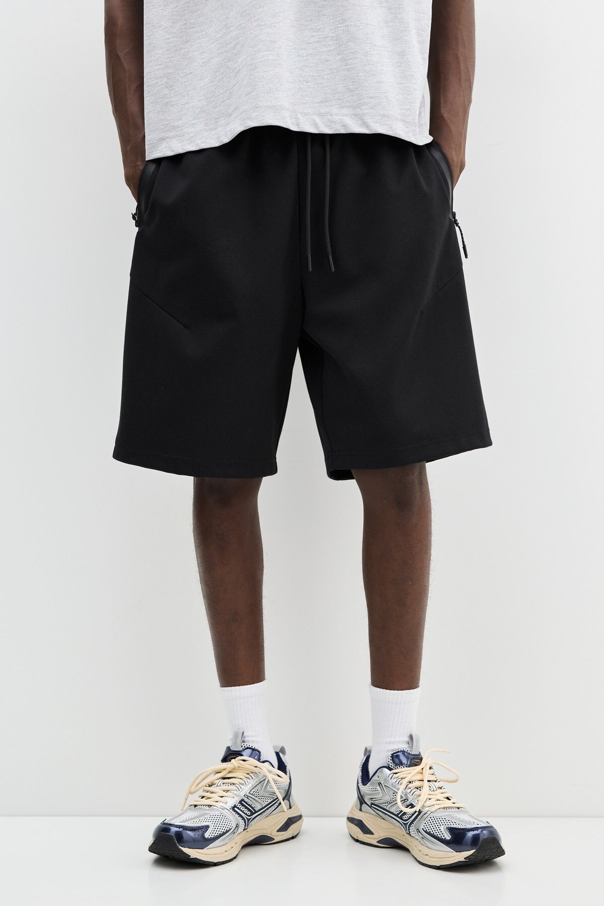Pull & Bear-Interlock jogger Bermuda shorts 2