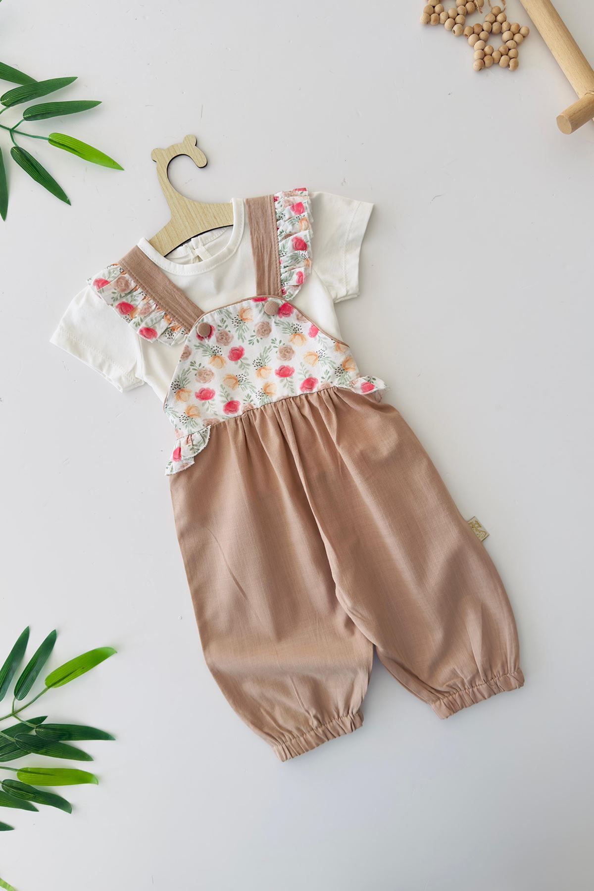 Minigimin Cicileri Miniğimin Cicileri Gül Desenli Fırfır Askılı Kız Bebek Şort Tulum 2 li Takım - Kahve