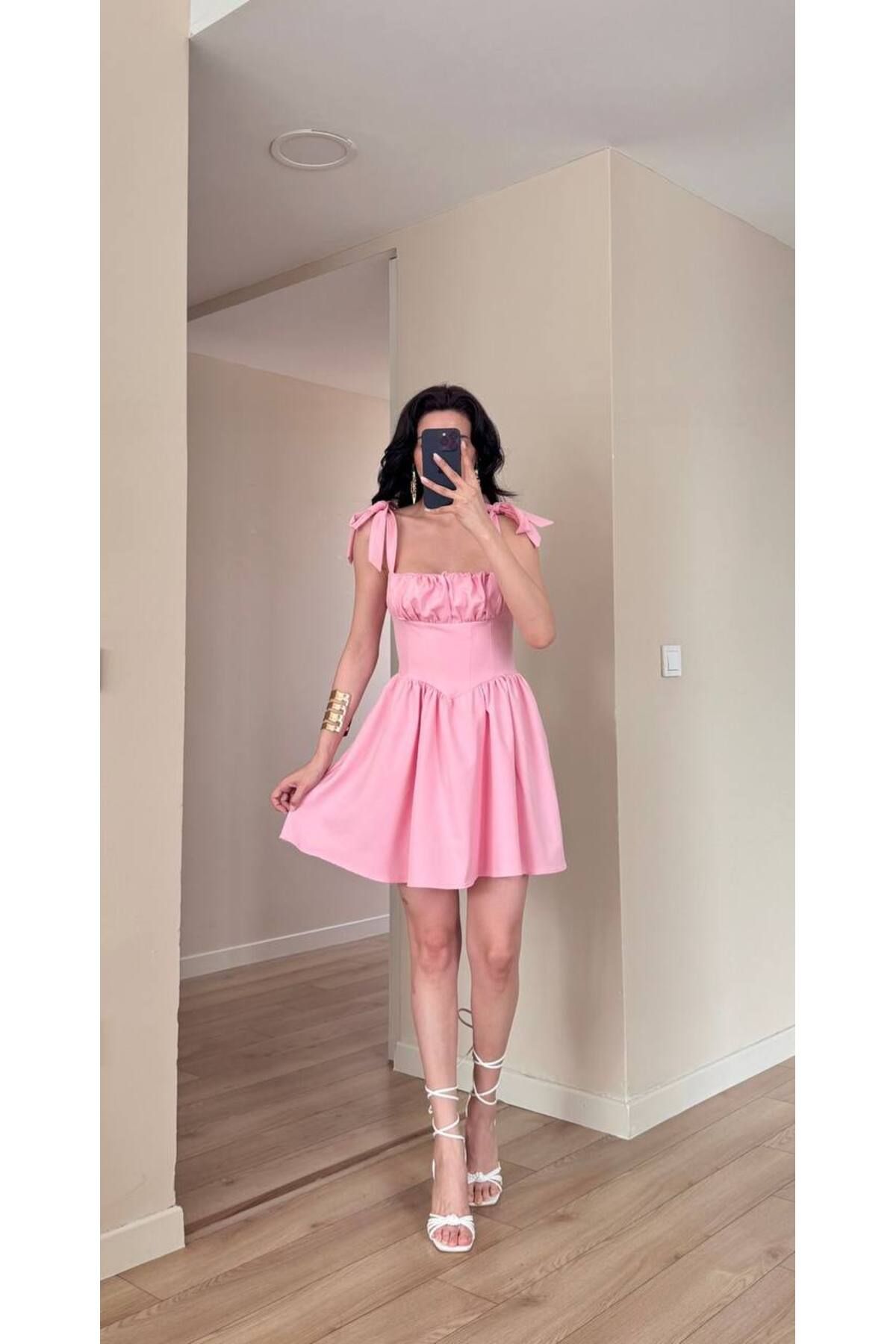 LOCH BUTİK Kadın Pembe Sırtı Lastik Bağlamalı Omuz Fiyonklu Mini Elbise