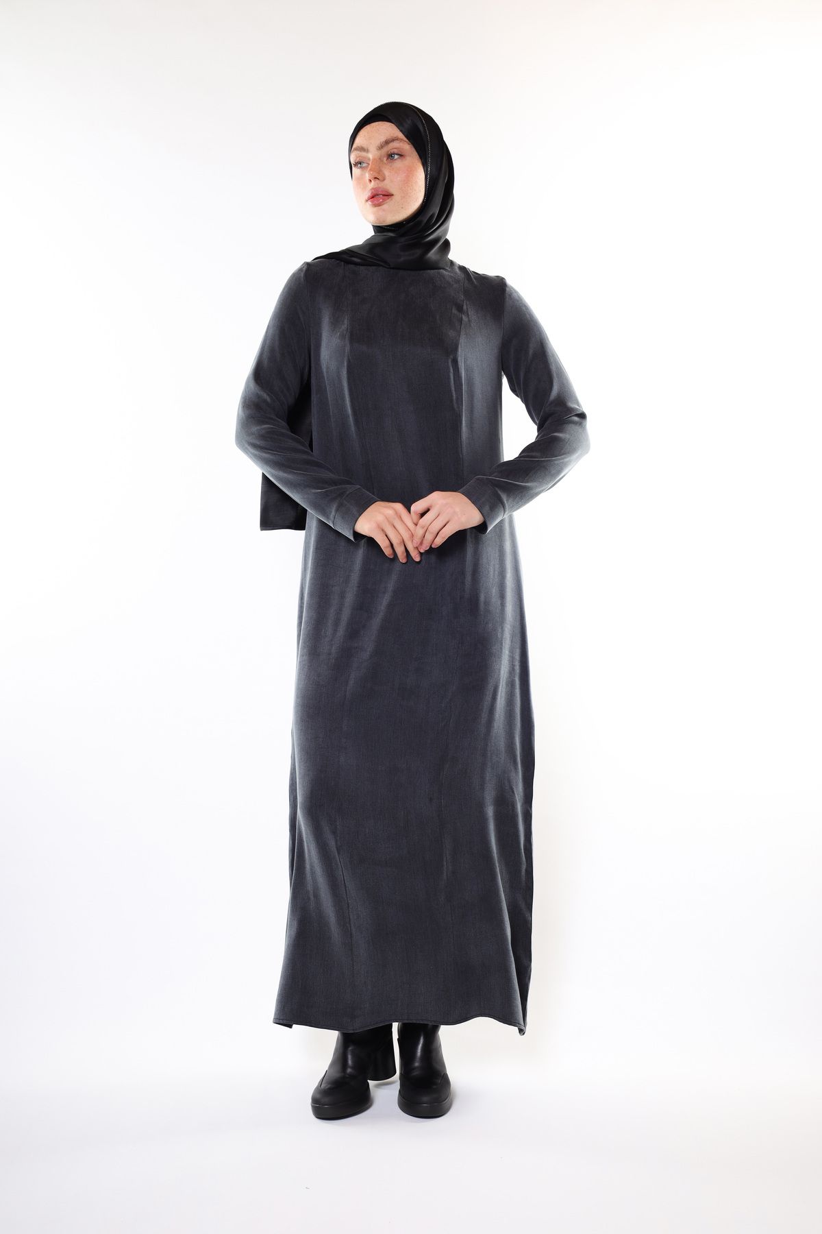 HARİKA WEAR Lüks Kobra Kumaş Siyah Elbise – Şıklığın Yeni Tanımı