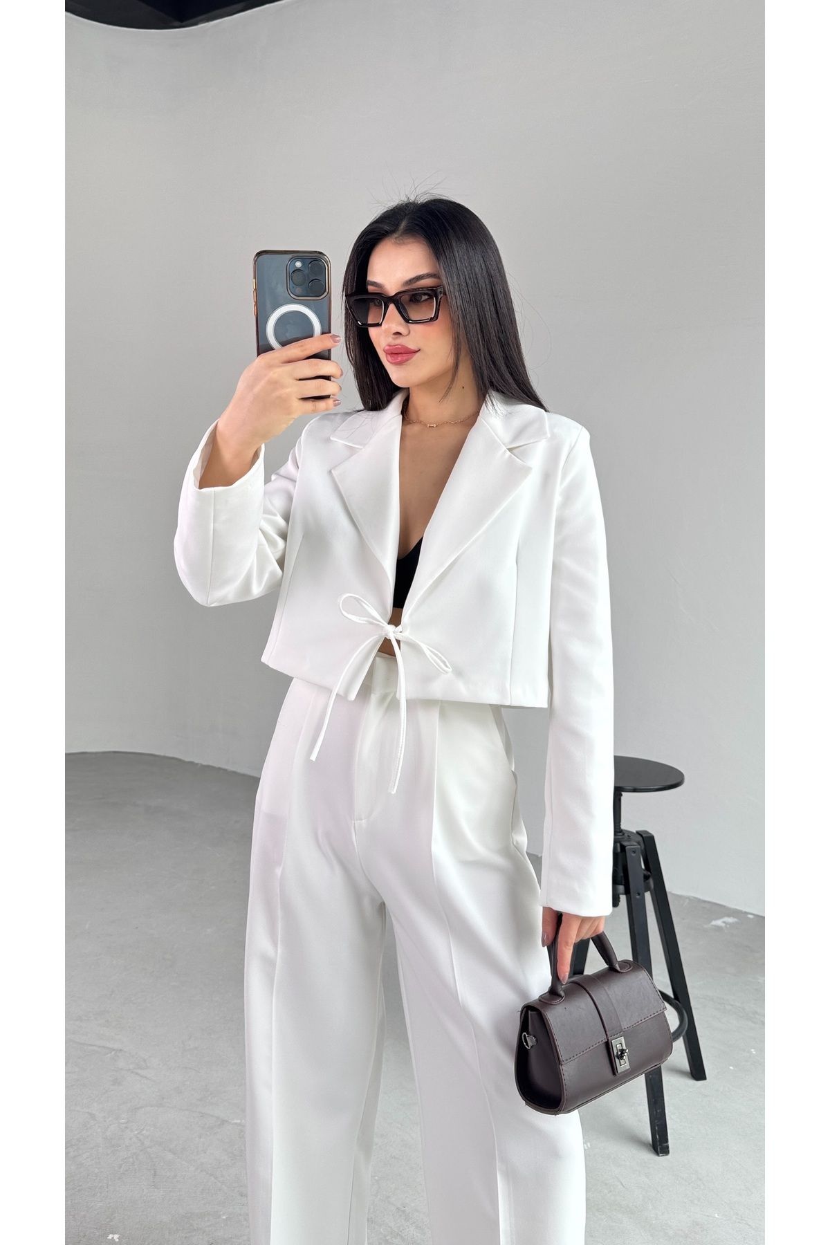 Cappmoda CKT-12441 Beyaz Vatkalı Ön Bağlamalı Crop Ceket