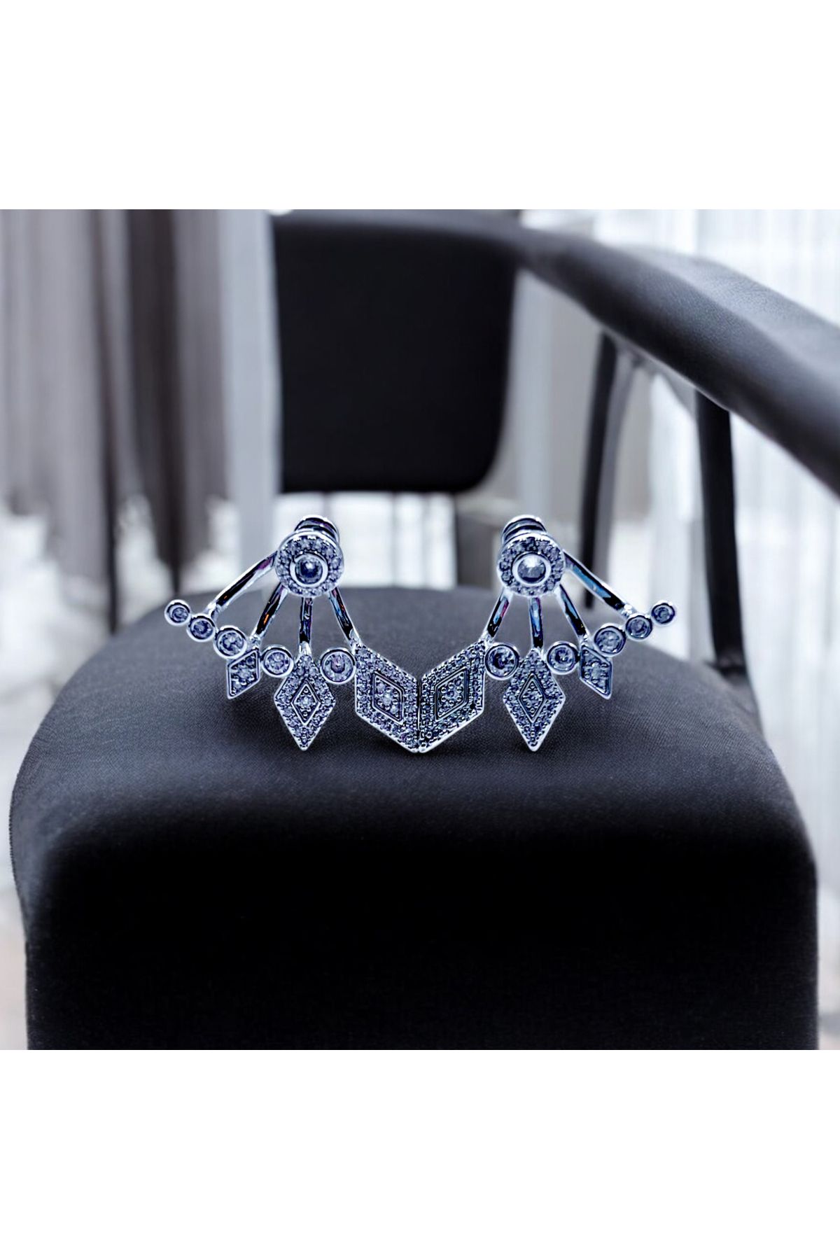 ATELİER BEREN Diamond Glance – Taşlı Geometrik Küpe (Gold & Silver Seçenekli)