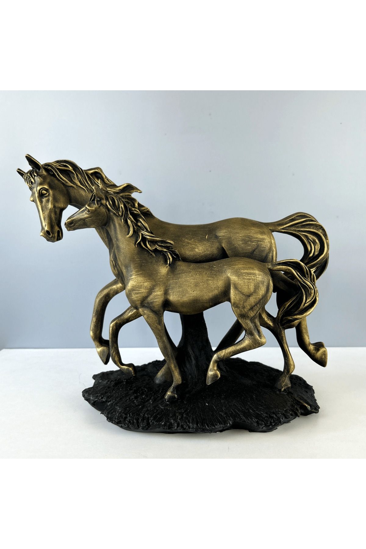 LivadoHome Koşan At ve Tay Dekoratif Biblo Heykel 29cm x 35 cm
