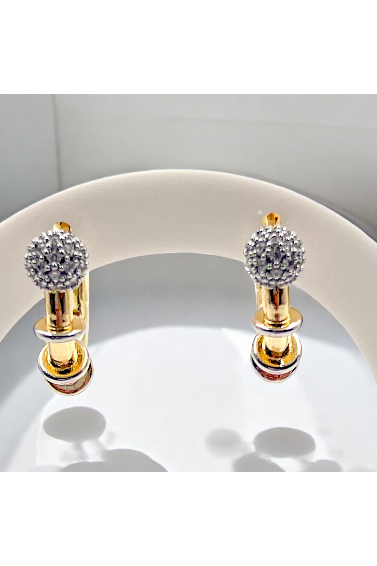 ATELİER BEREN Golden Sphere – Taşlı Top Detaylı Altın Kaplama Minimal Küpe