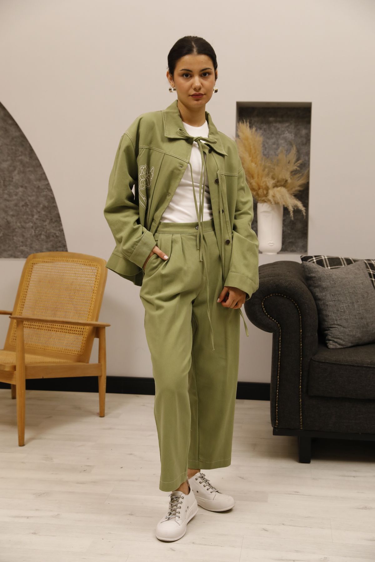 Butik Çiçek Detaylı Kot Takım