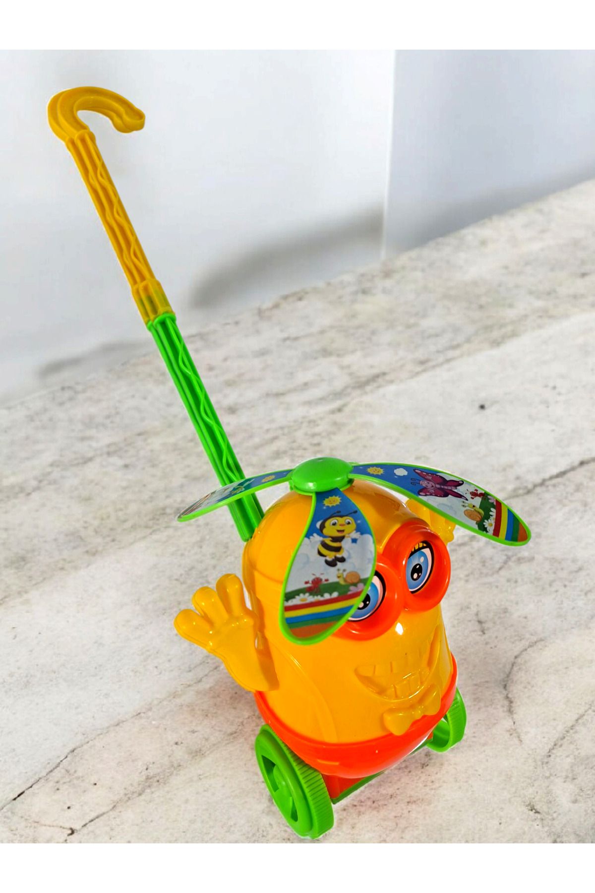 ALYTOYS Oyuncak Bastonlu Araba başında Pervane Döner Tekerlekleri döner sürdükçe pervane döner 60 cm
