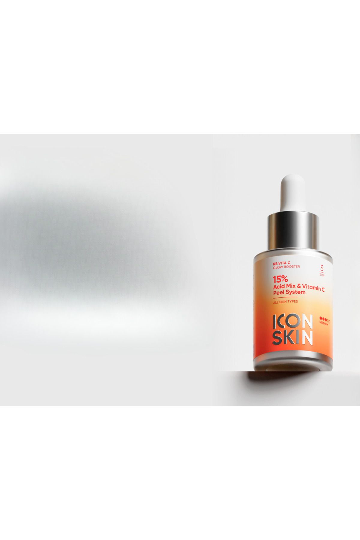 Icon Skin % 15 C Vitamini ve +7 Asid ile Bitki Kök Eksraktları İçeren Peeling 30 ml