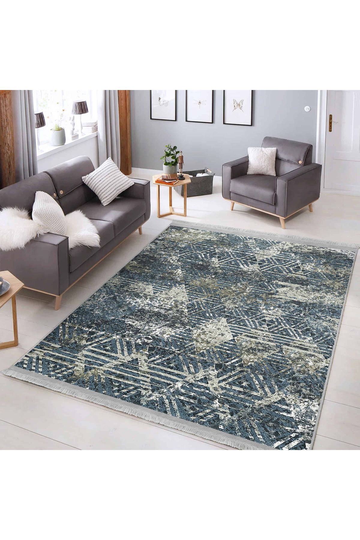 Realhomes Mavi – Gri Zemin Üzerinde Geometrik Desenli Salon & Oturma Odası Yıkanabilir Kaymaz Taban Halı