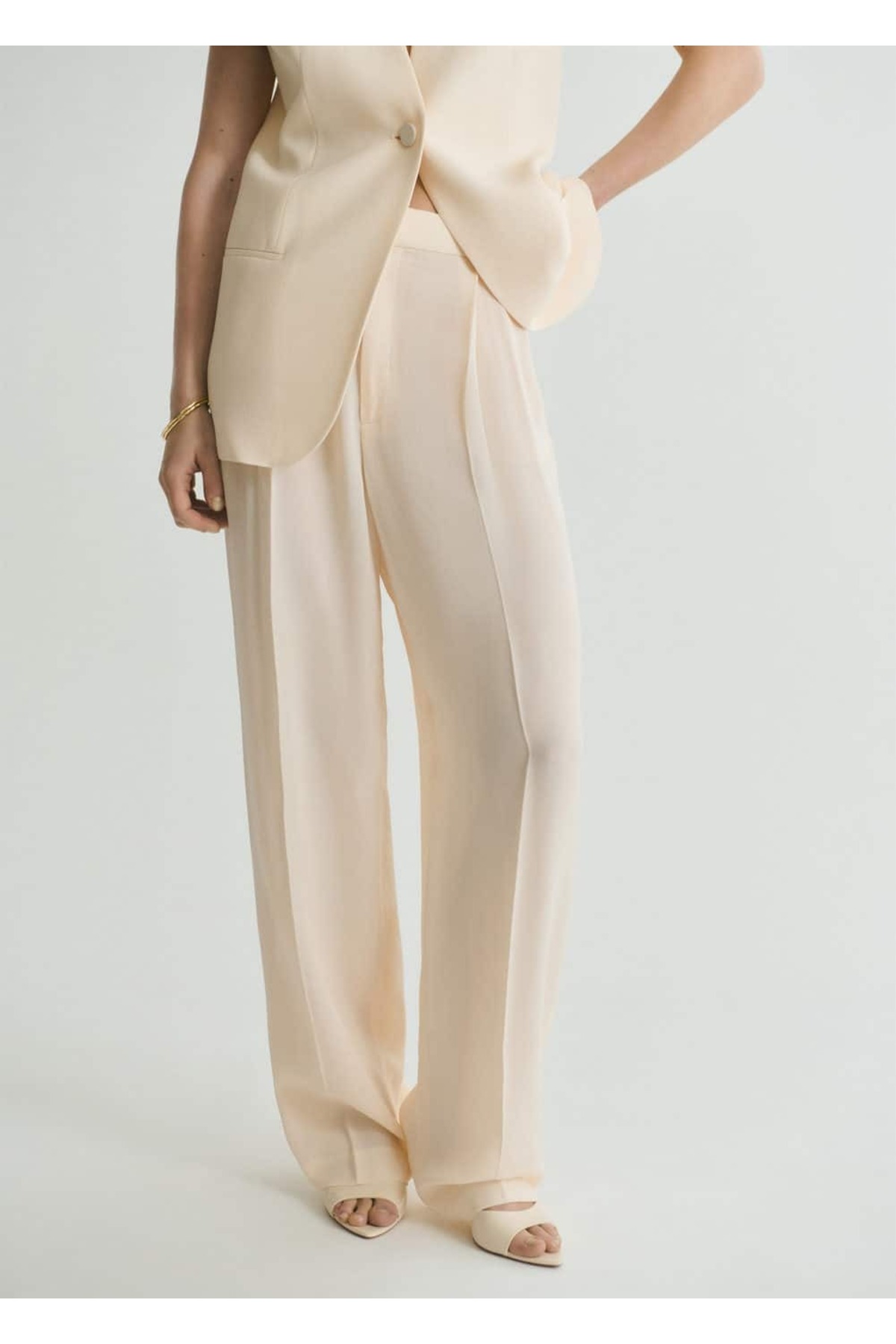 Akışkan düz kesim pantolon takım elbisesi