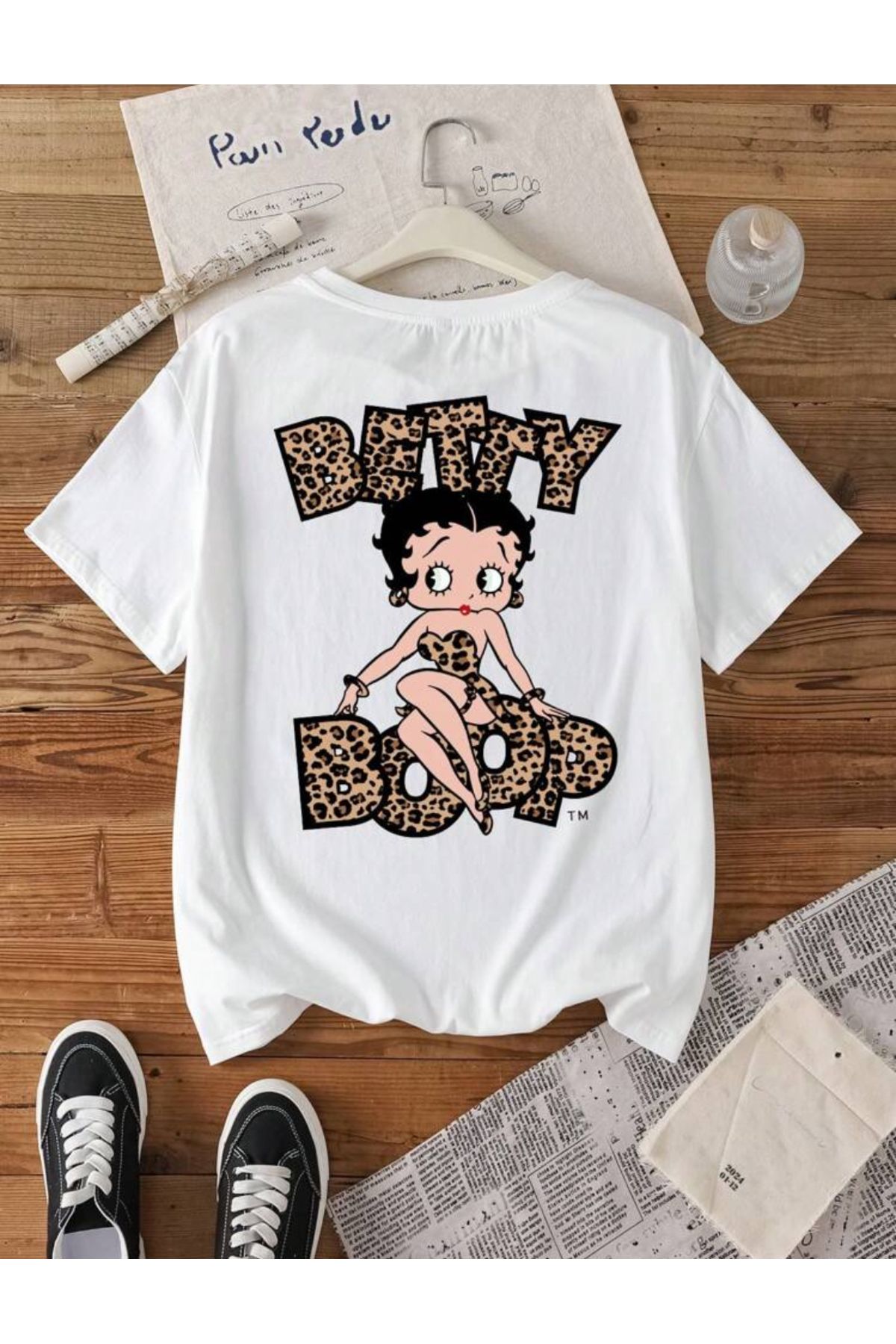 TRENDPUNKY BETTY BOOP LEOPAR ANİMASYON BASKILI YAZLIK YAZ TEMALI Y2K OVERSİZE T-SHİRT
