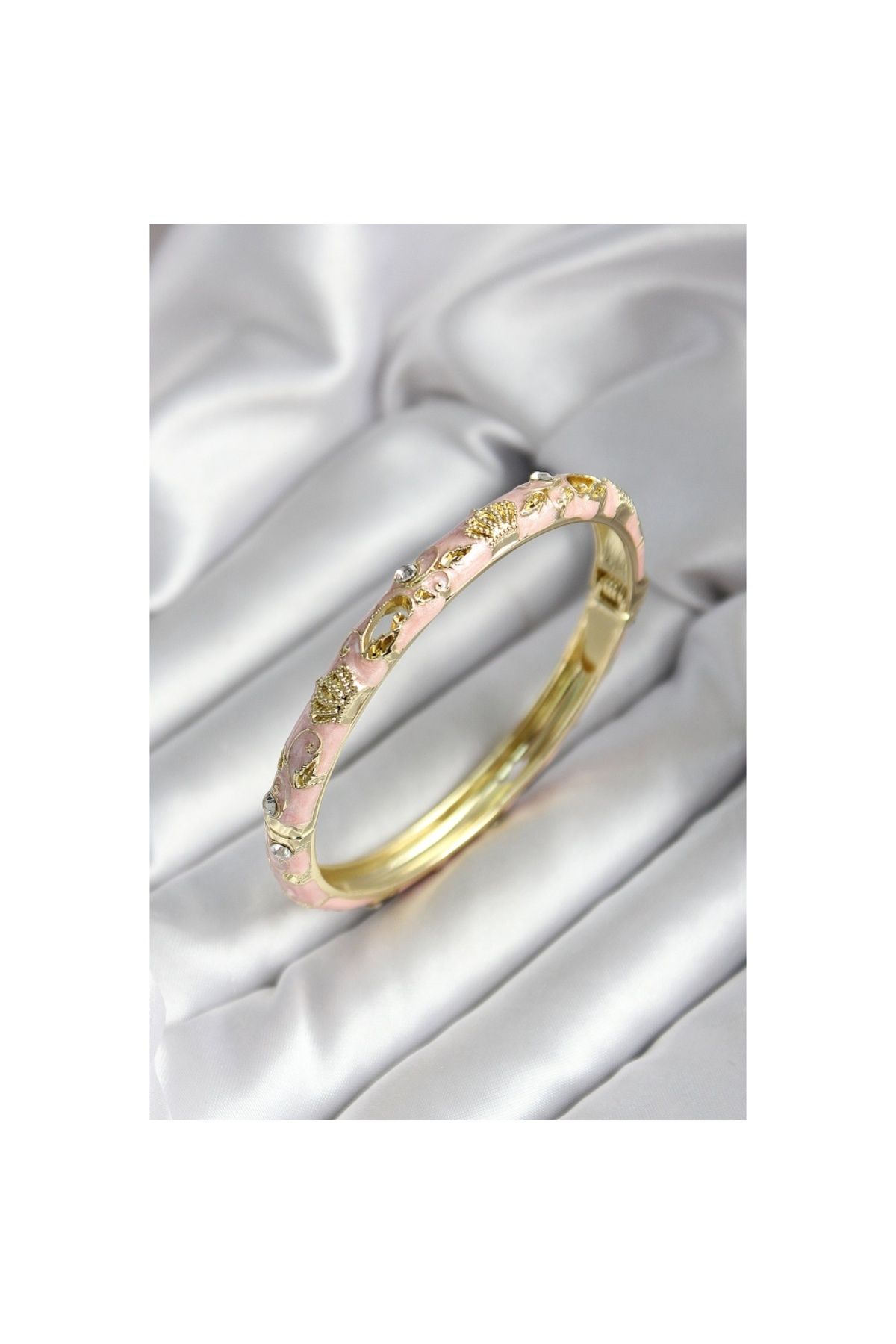 Findit Mineli Pirinç Açık Pembe Kraliçe Taç Desenli Zirkon Taşlı Gold Renk Kadın Kelepçe