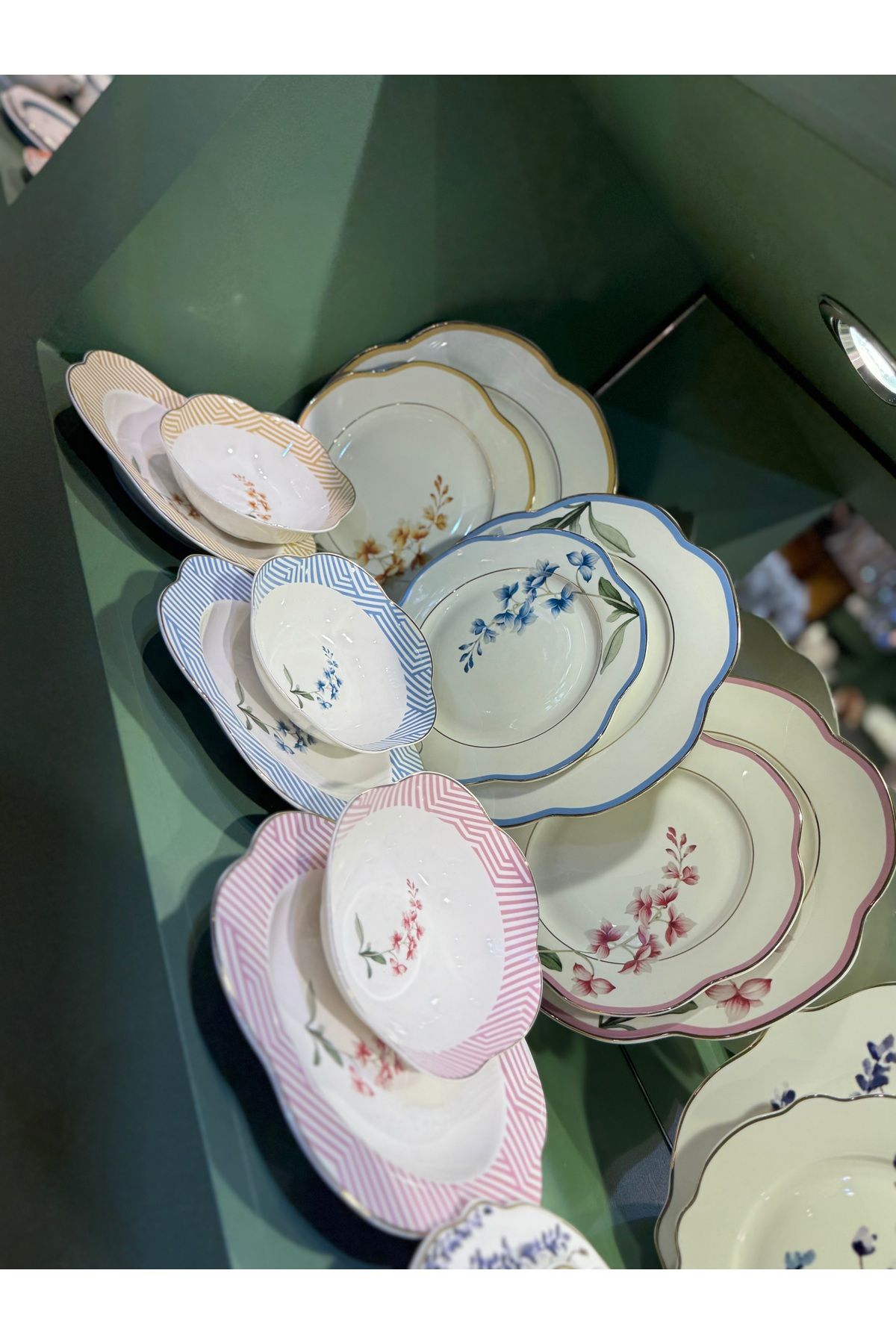 hediye ESTERHOMEDECOR 6 Kişilik 24 parça porselen yemek takımı
