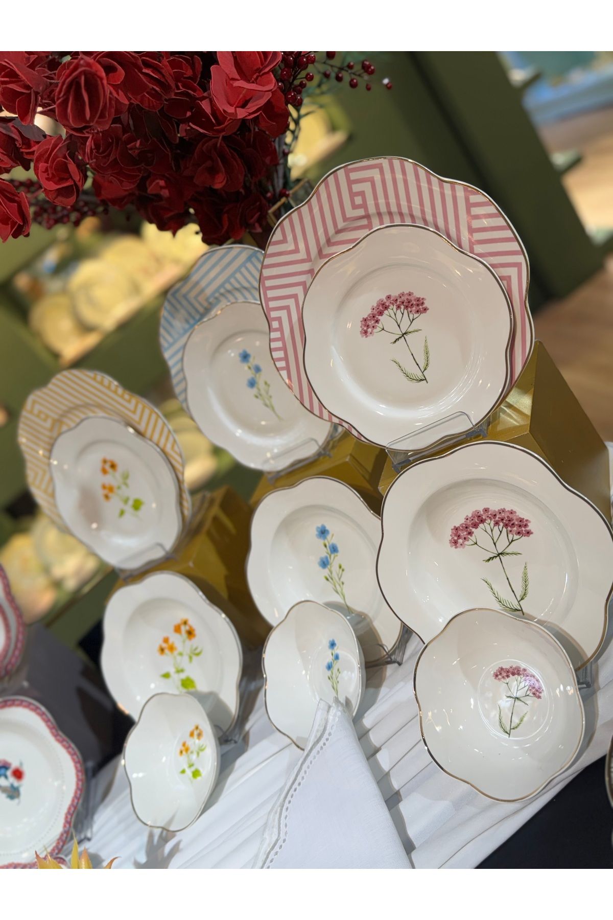 hediye ESTERHOMEDECOR 6 Kişilik 24 parça porselen yemek takımı