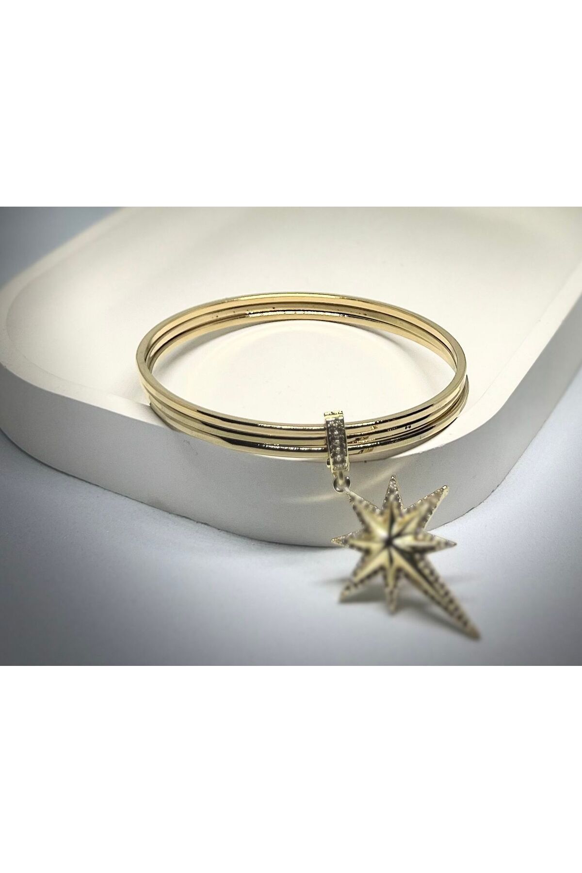 Venom Boutique Bijouterie Accessory Kutup Yıldızı Charmlı Çelik Gold 3'lü Ajda Bilezik (çap:6,5cm)