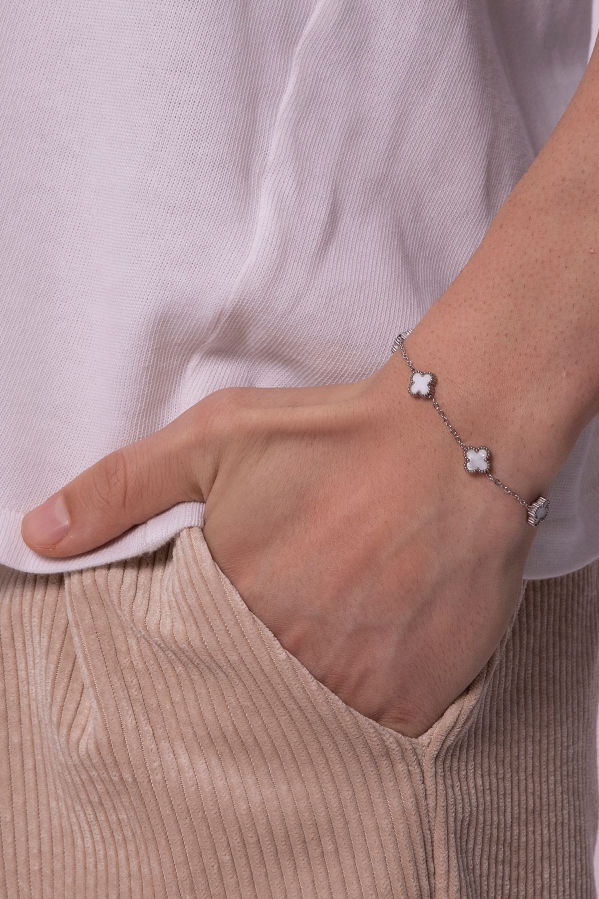 GUNESTAKI Unisex Gümüş Beyaz Orta Boy Figürlü Tasarım Çelik Bileklik
