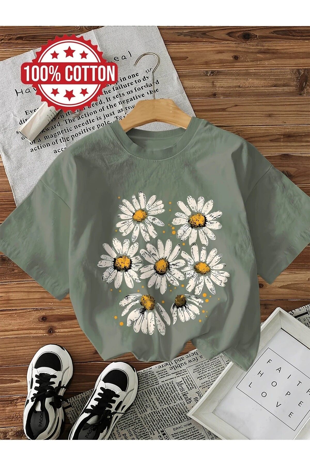 LEIVOR Haki Papatya Baskılı Kadın T-shirt