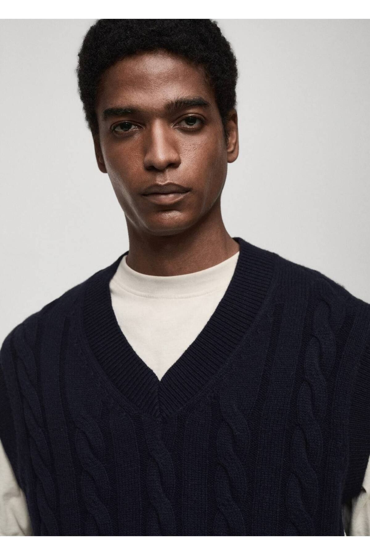 MANGO Man-Strickweste aus Wollmischung mit Muster 7