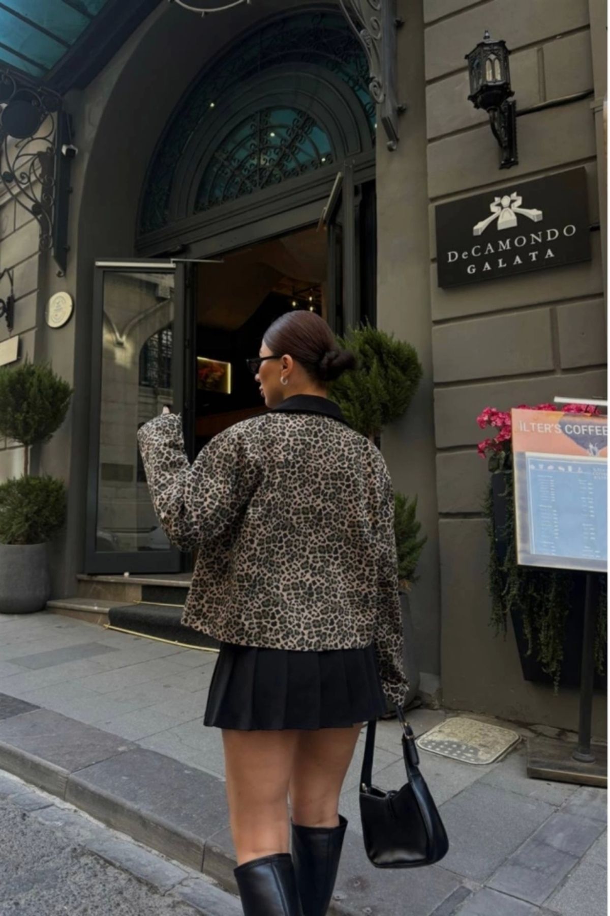 The AlpAli-Leopard Pattern Crop Jacket Gabardine - Leopard 4