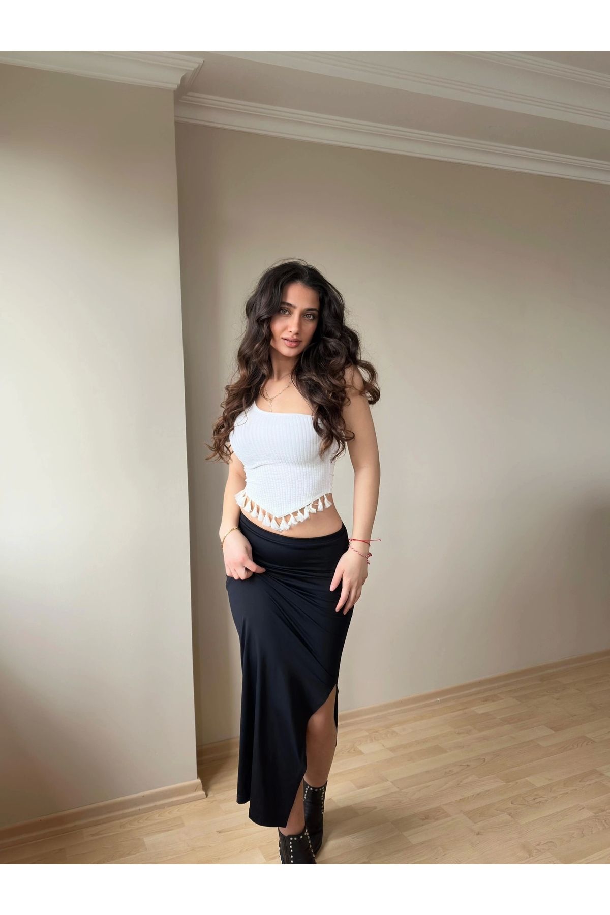 OurStyles Beyaz Püskül Detay Bluz