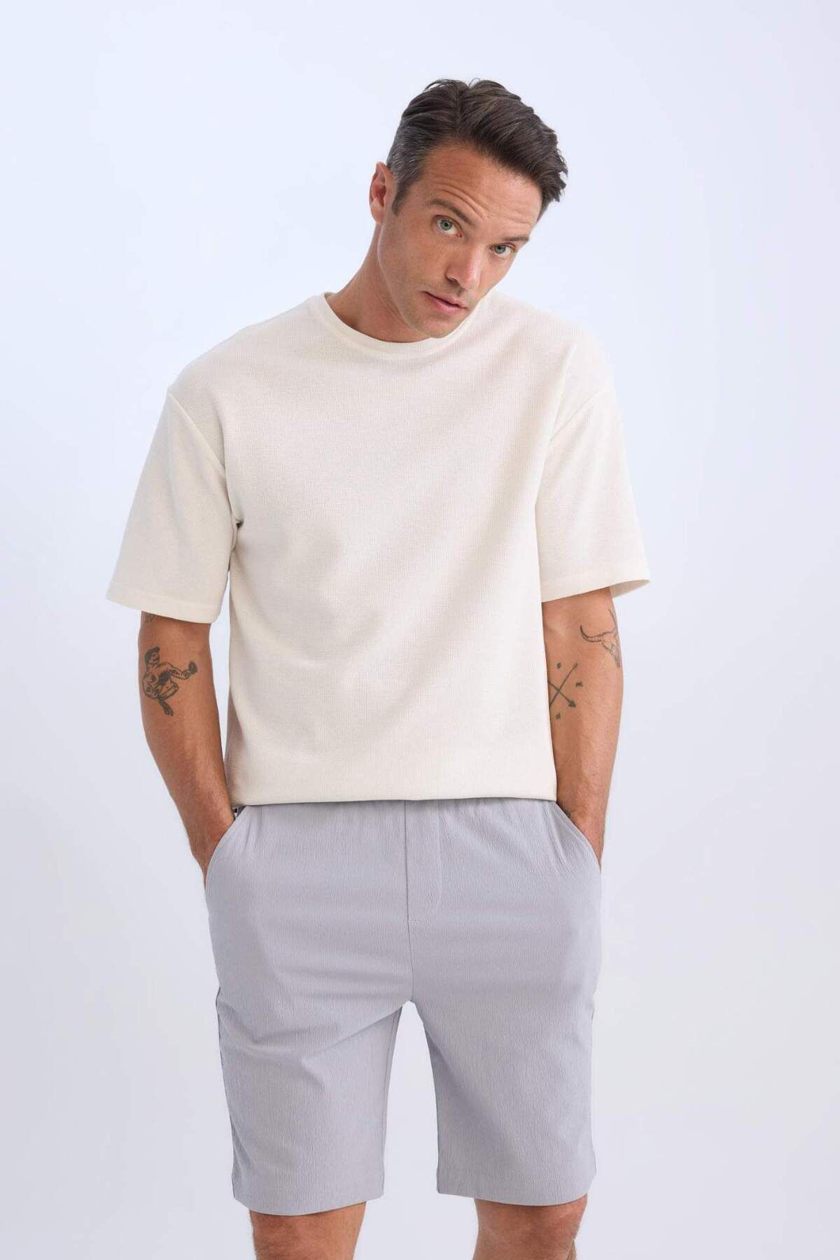 DeFacto-Regular Fit Waist Lace-Up Textured Bermuda Shorts D9451Ax25Sp 5