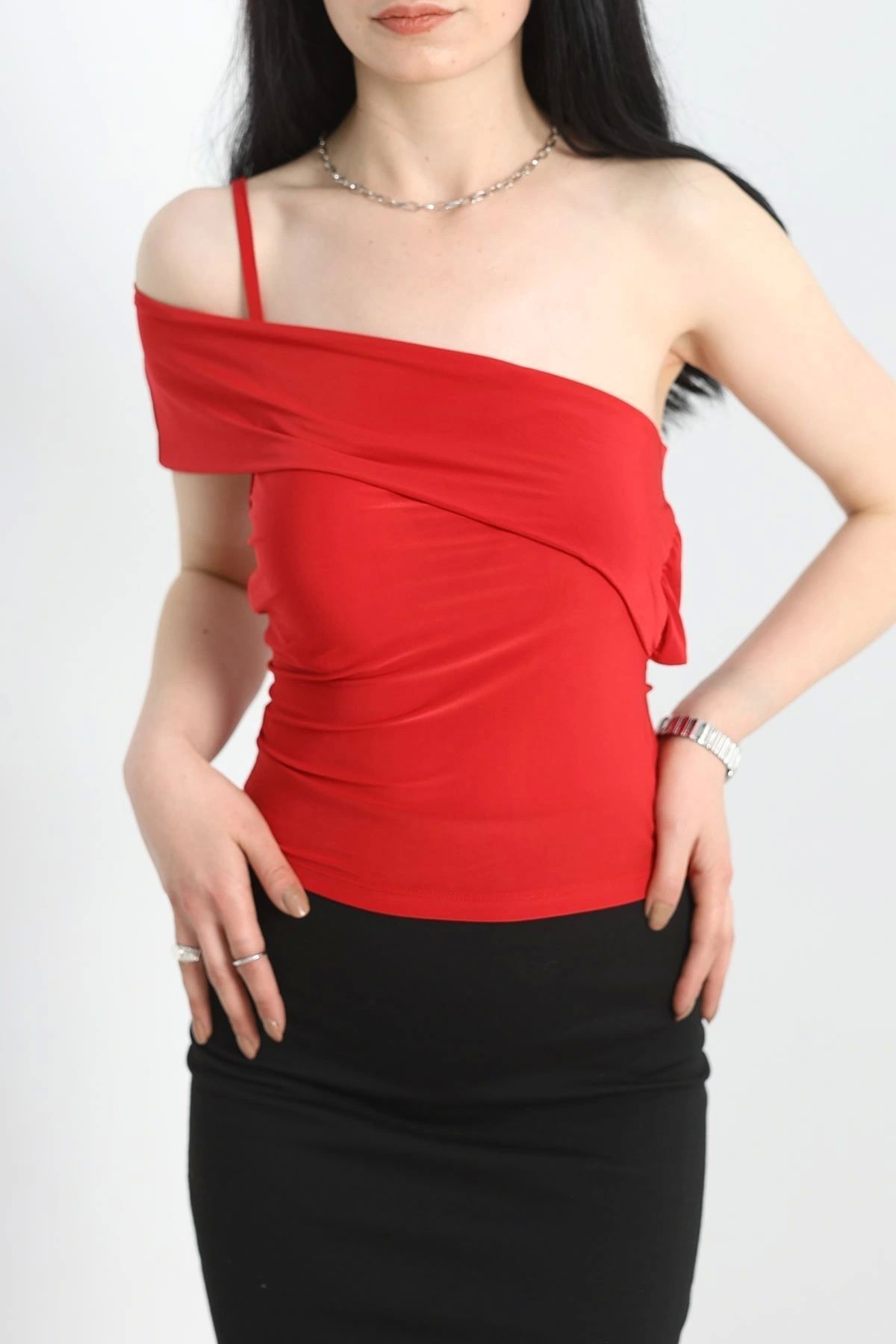 OurStyles Askılı Yarasa Kol Bluz Siyah - 41395.1595.