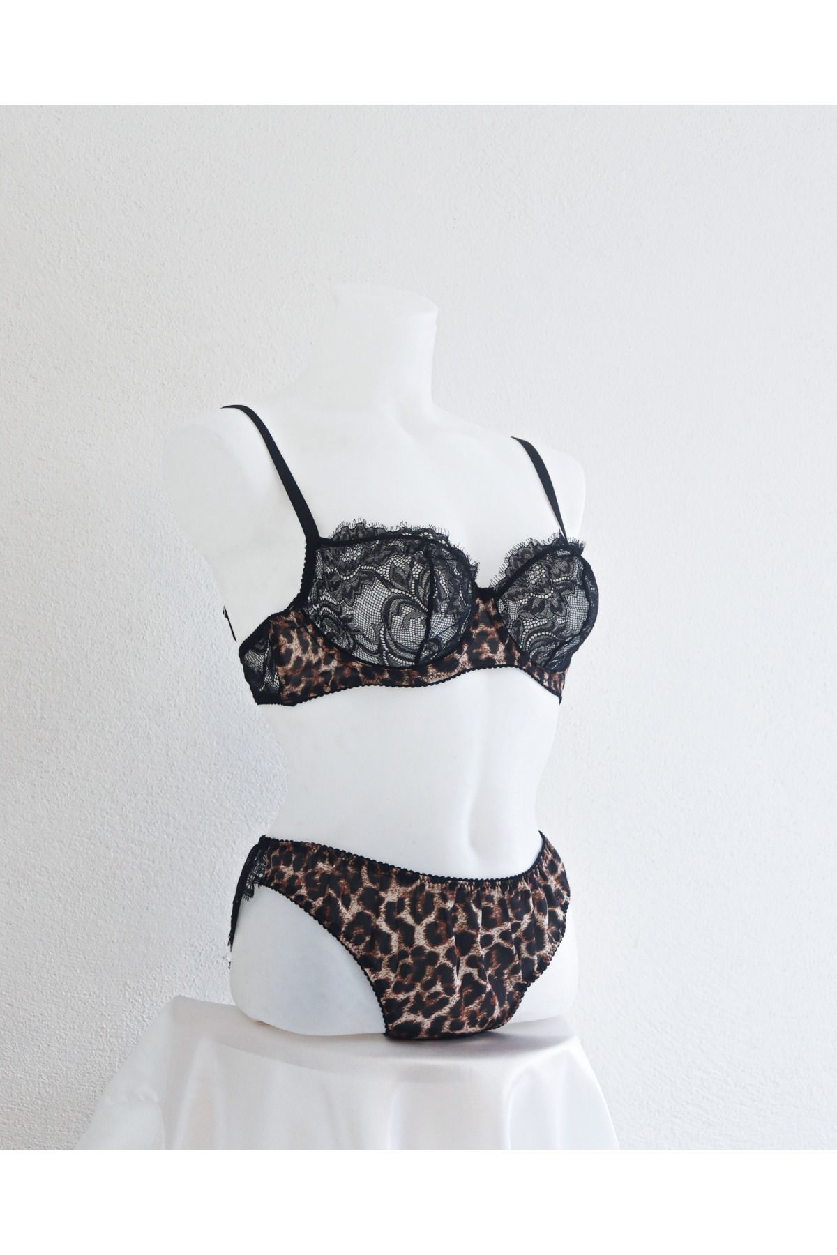 Sellsha Feline Elegance – Leopar Lingerie Set