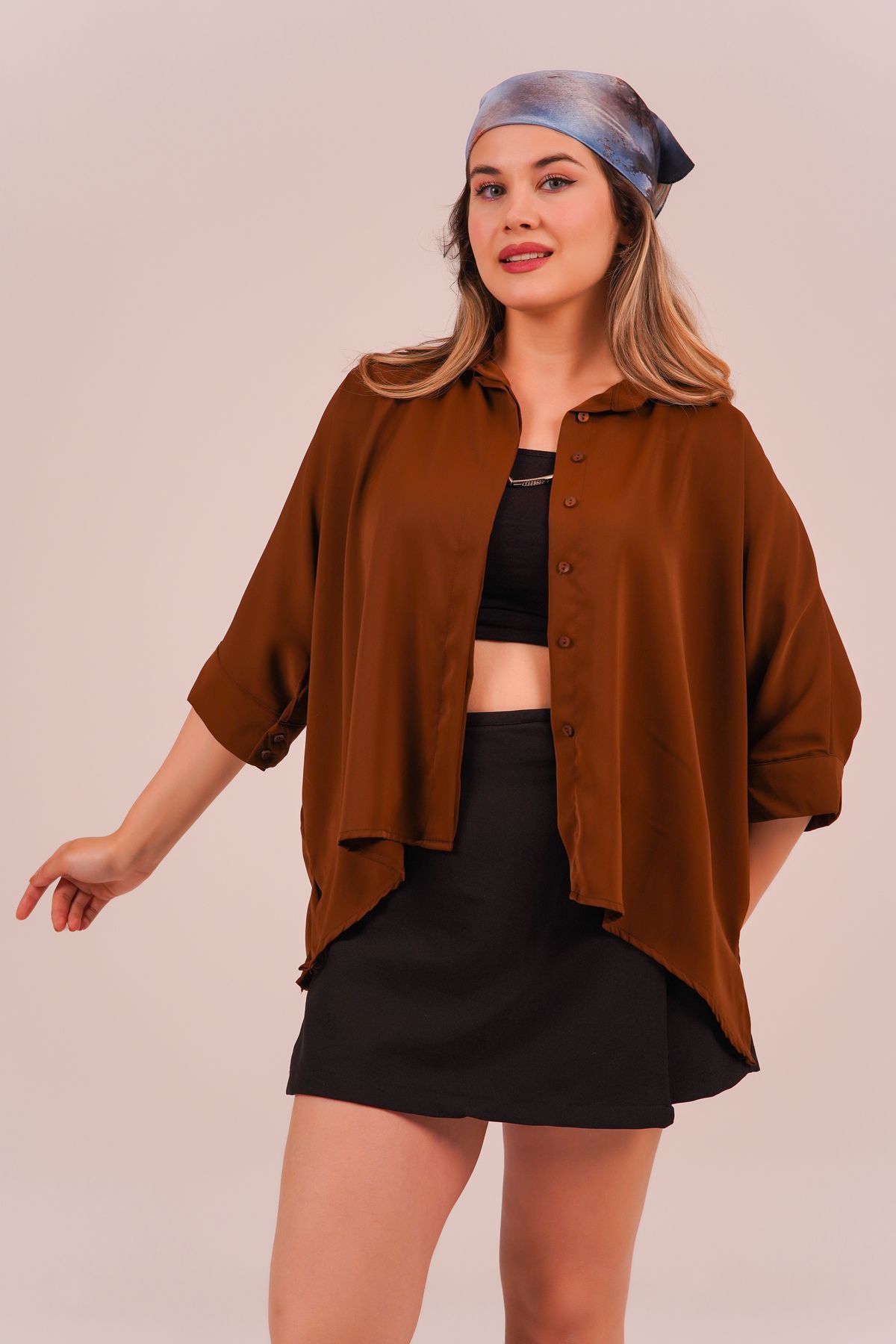 kazarina kadın kahverengi oversize truvakar kollu kısa gömlek
