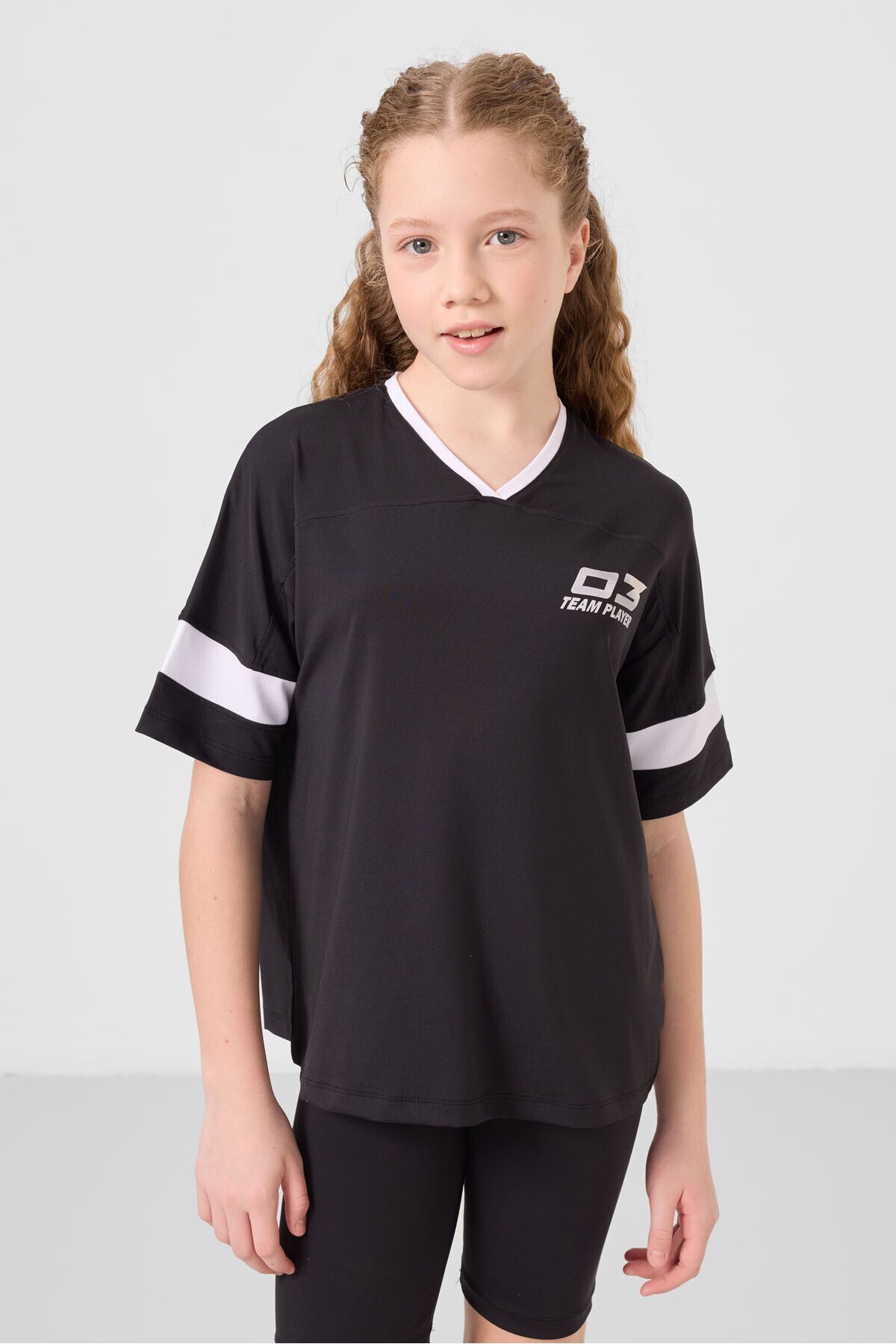 TOMMY LIFE Siyah V Yaka Kemer Detaylı Standart Fit Performans Kız Çocuk Tayt Takım - 75187