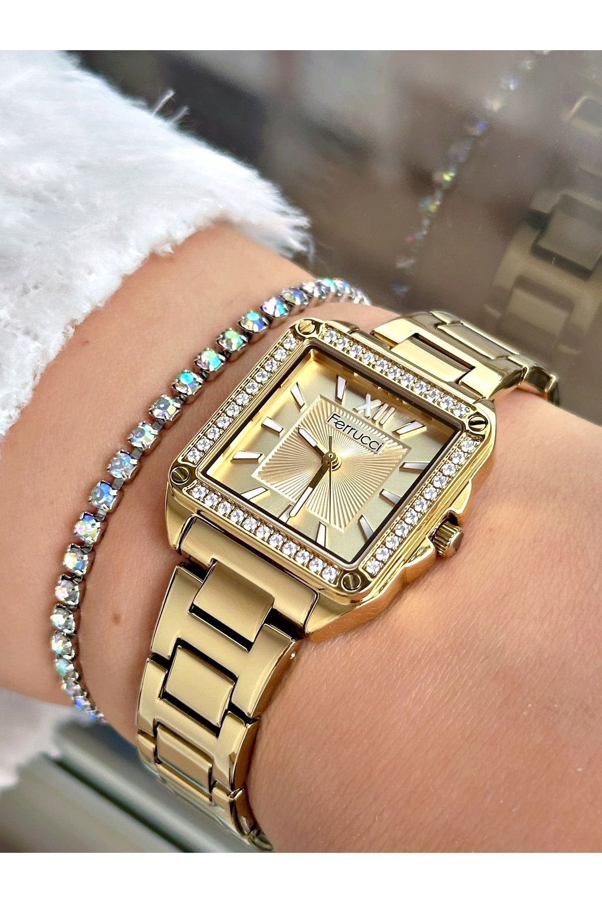 Ferrucci FERRUCCİ KARE TAŞLI GOLD METAL KADIN KOL SAATİ