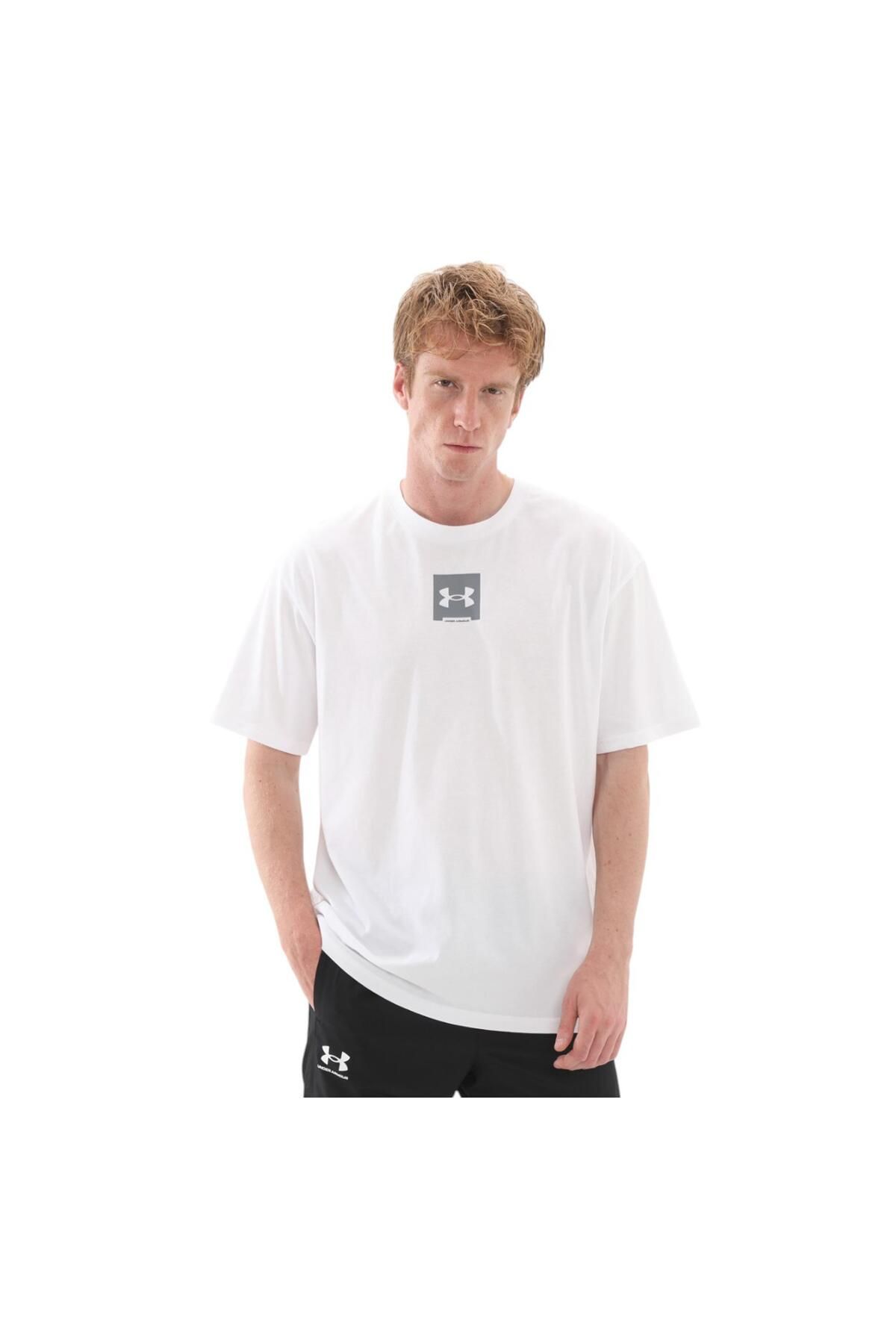 Under Armour A1386803-101 Under Armour Ua M Hw Os Sm Box Ss Erkek Şort Ve Kapri Beyaz