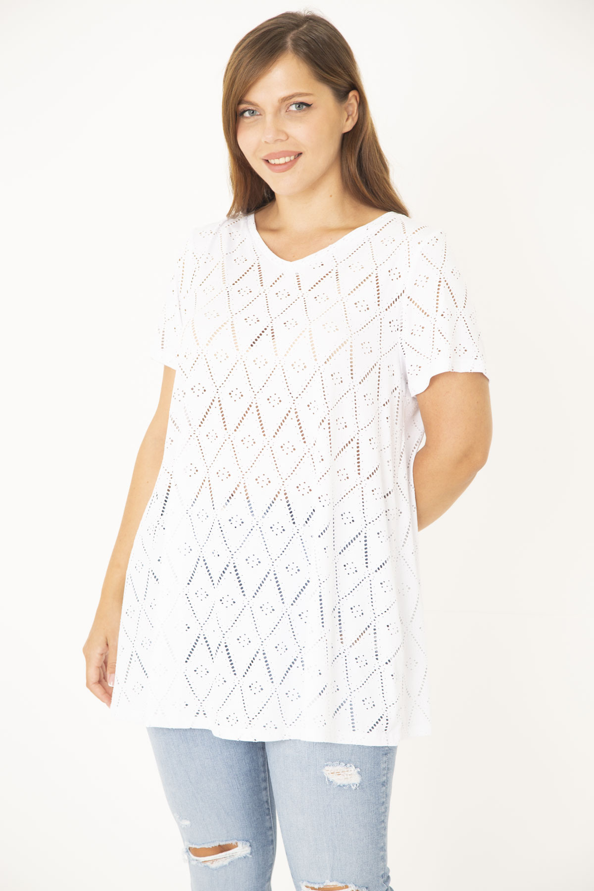 Şans-Women's Large Size White Perforated Fabric V-Neck Short Sleeve Blouse 65N36944 3