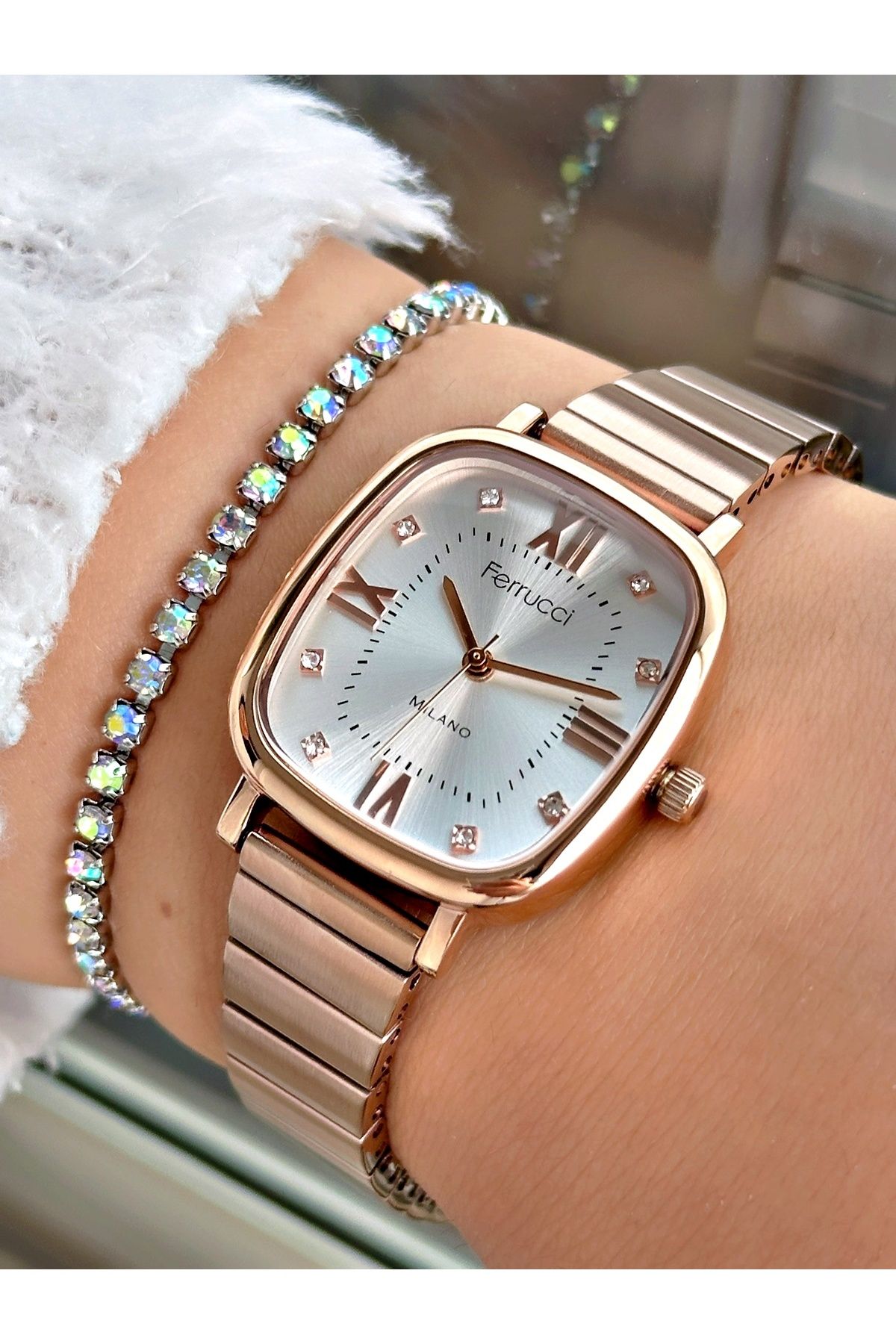 Ferrucci FERRUCCİ KARE ROSE TAŞ RAKAMLI ROSE METAL KADIN KOL SAATİ
