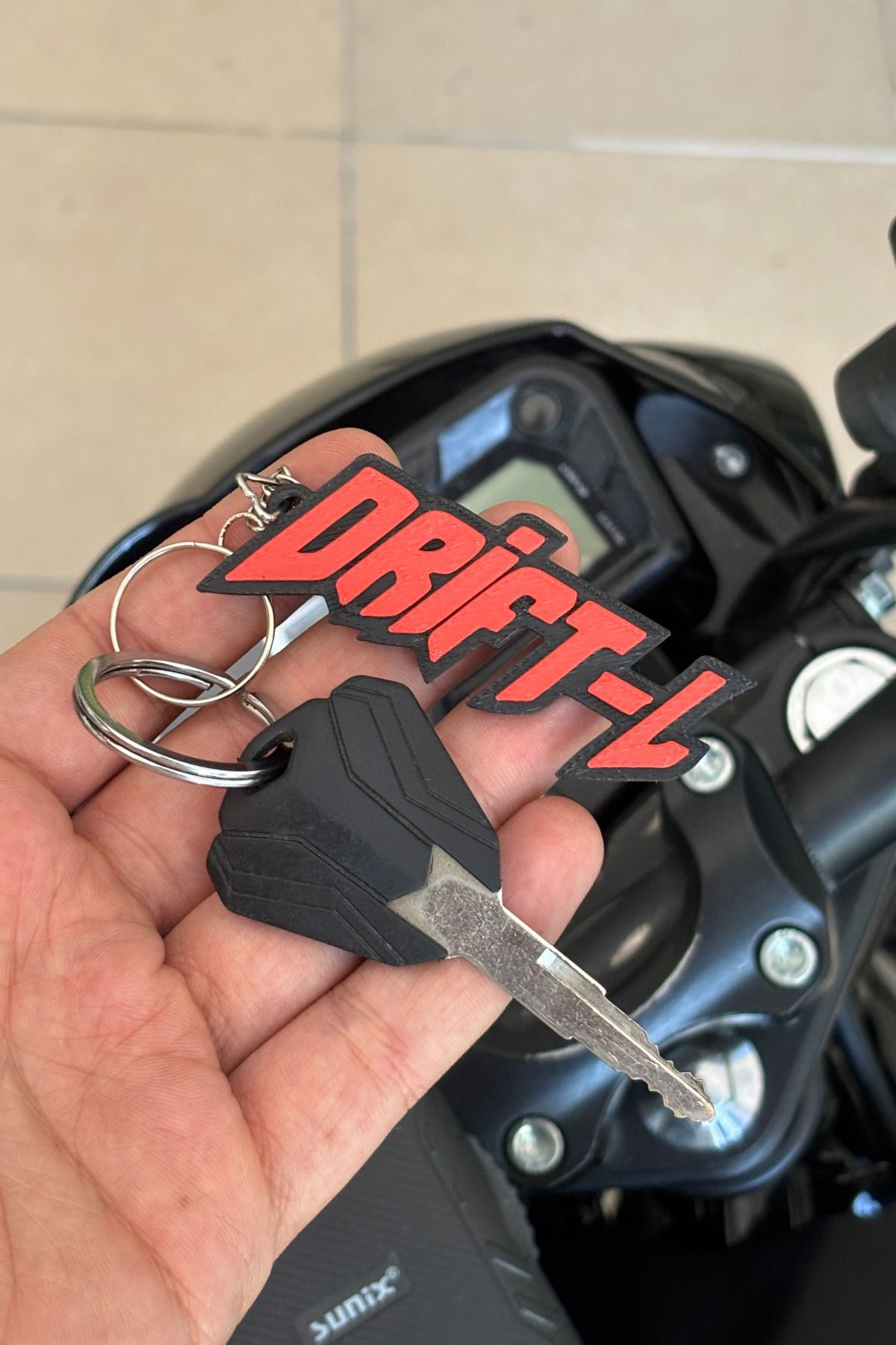 Banxtre Mondial Drift-L için Kırmızı-Siyah Renk Anahtarlık (1 Adet)