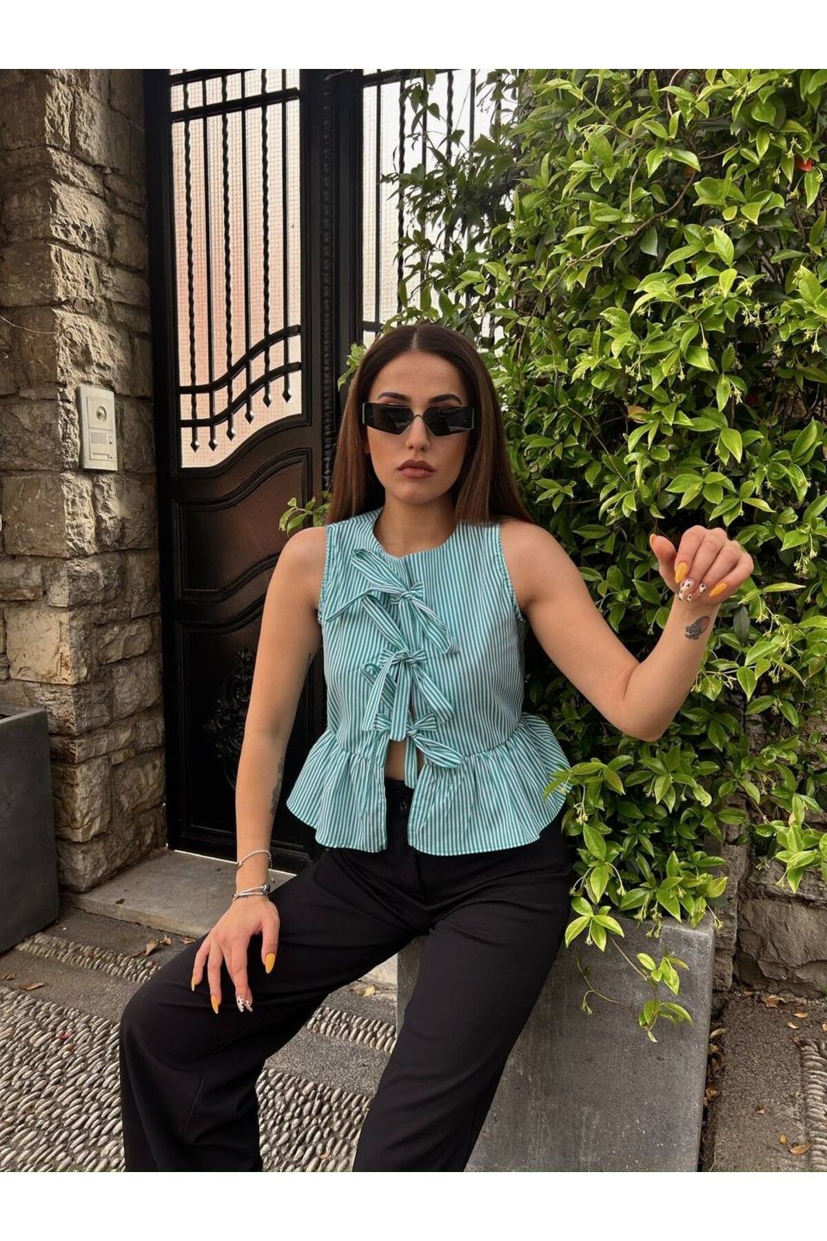 Laressi Sıfır Kol Önü Bağcıklı Çizgili Gömlek