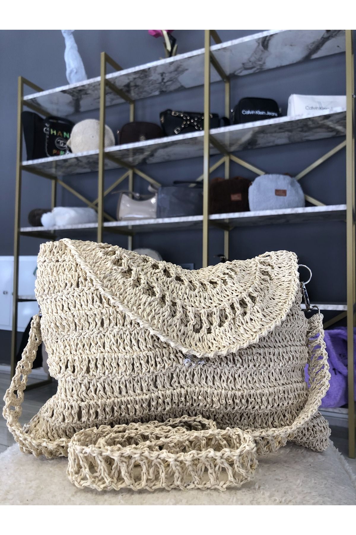 Hane Yazın Vazgeçilmezi: El Yapımı Hasır/Raffia Örgü Plaj & Günlük Çantası - Şık ve Fonksiyonel!