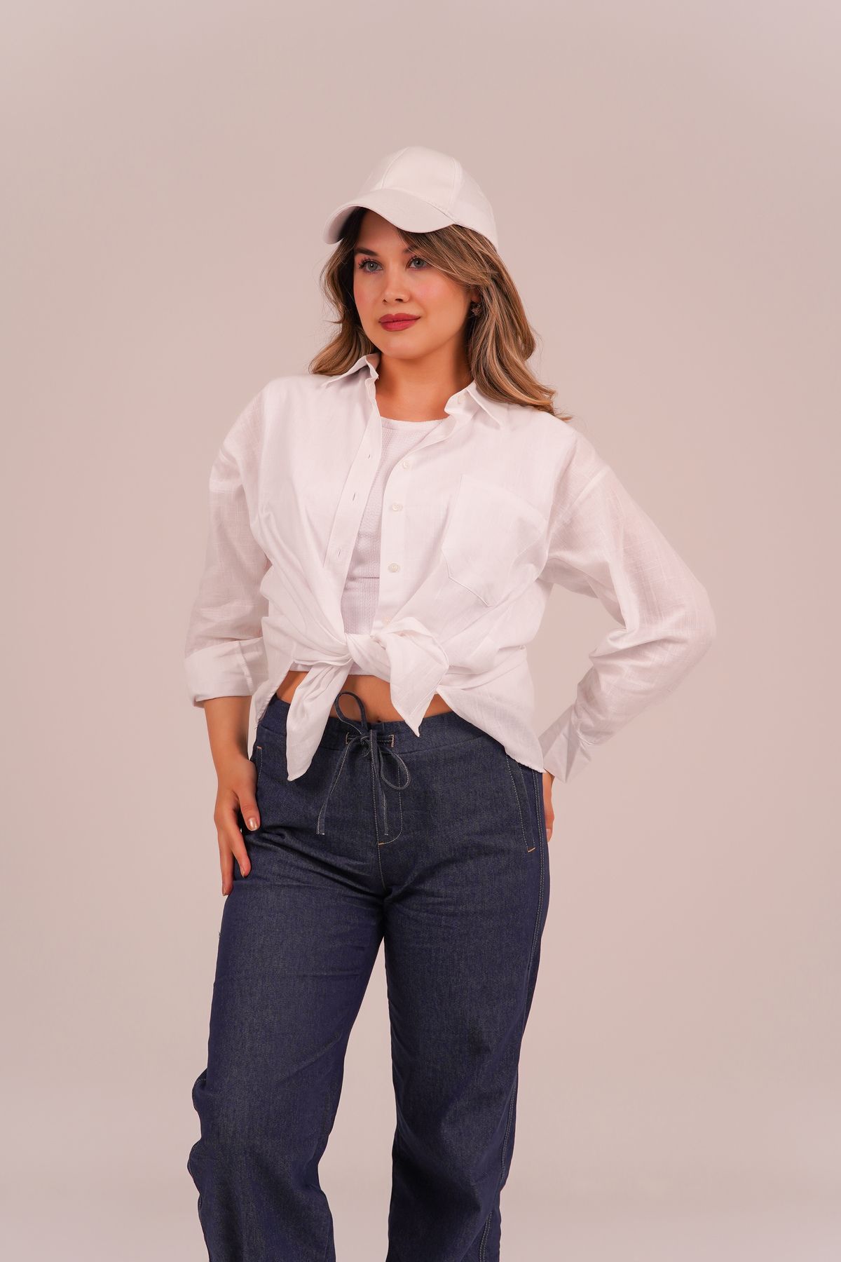 kazarina kadın beyaz tek cepli uzun kol oversize 100% pamuk gömlek