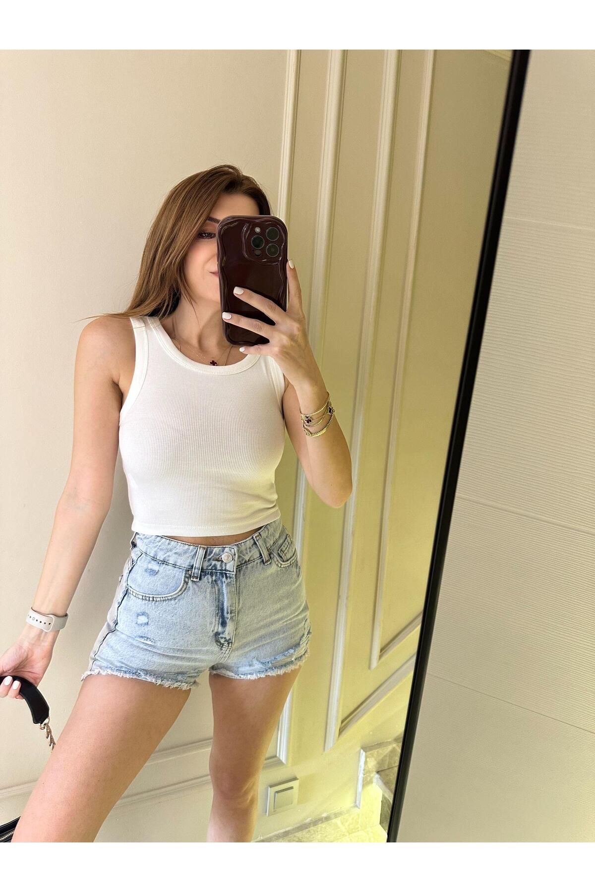 Chamakh Beyaz Fitilli Halter Yaka Crop
