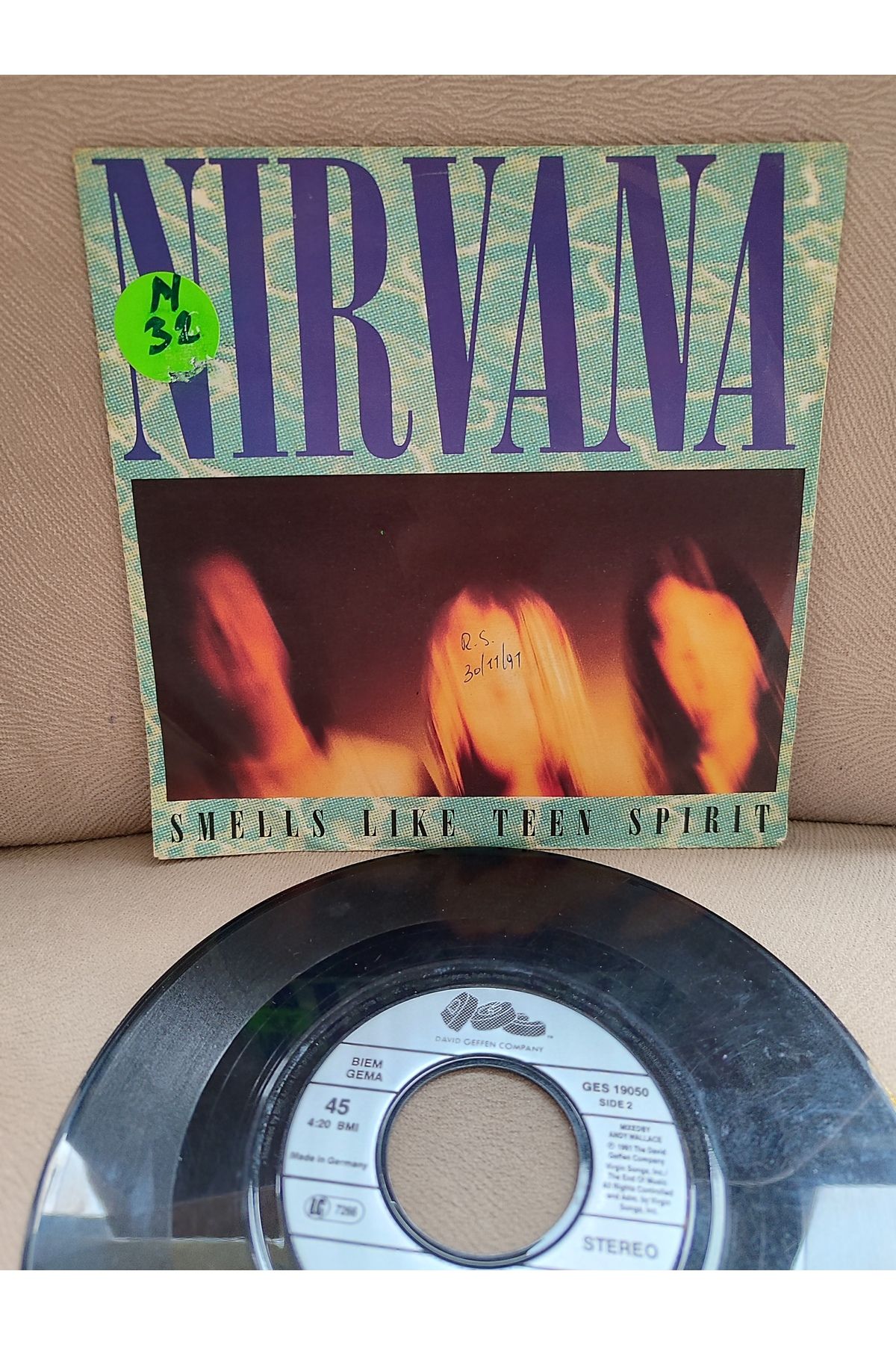 Plakperest NIRVANA - Smells Like Teen Spirit - 1991 Almanya Basım Nadir 45lik Plak 2. EL