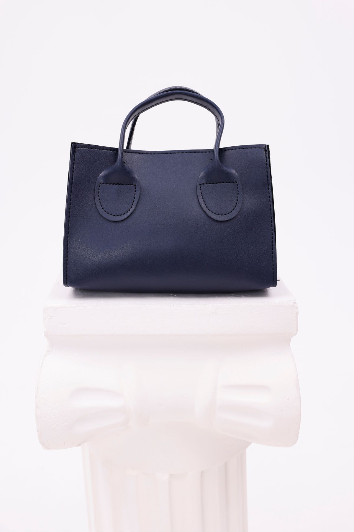 CELESTIAL COLLECTION Holly Yumuşak Suni Deri Trend Kare Çanta ( Lacivert)