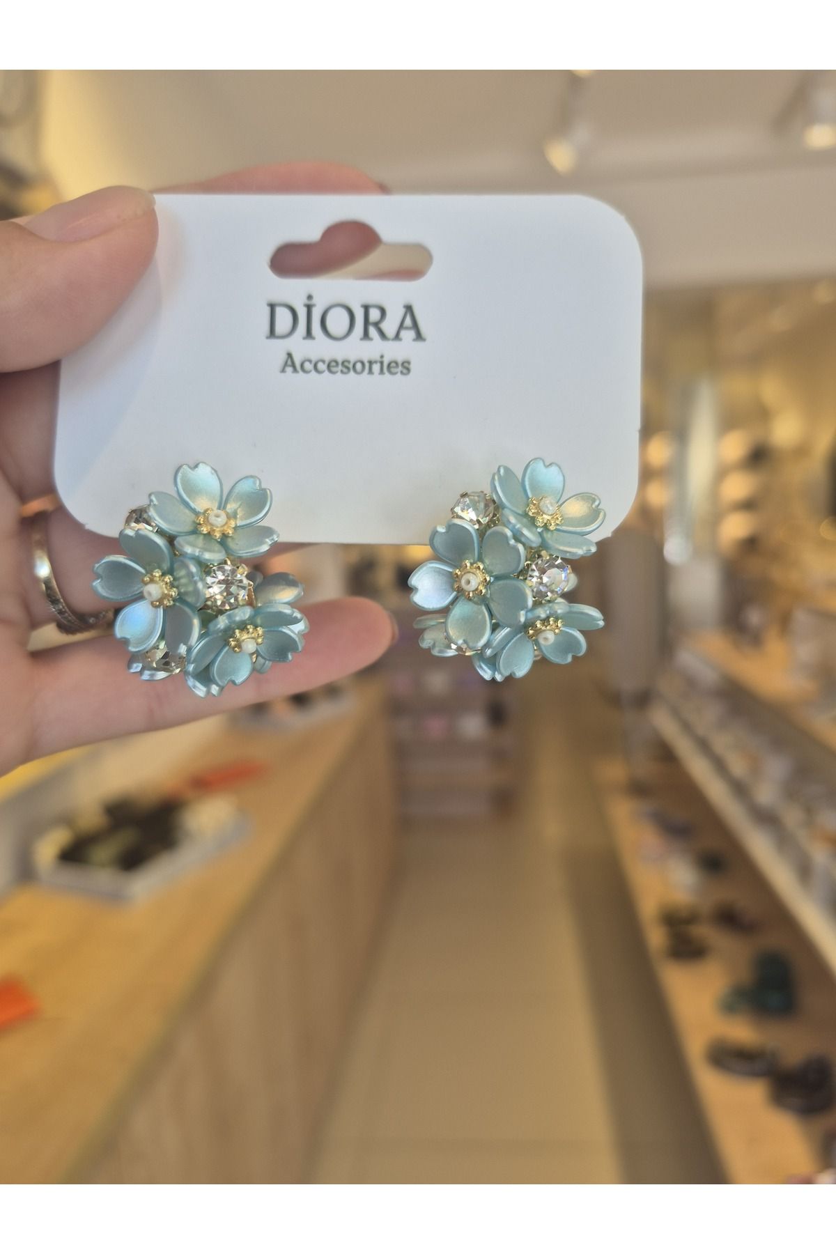 diora accesories çiçek çelik küpe