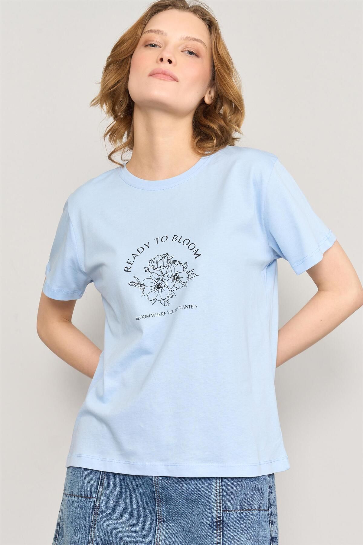 FİTHİT Çetinkaya Fithit 8497 Bisiklet Yaka 30/1 Compact Penye Süprem Baskılı T-shirt Açık Mavi