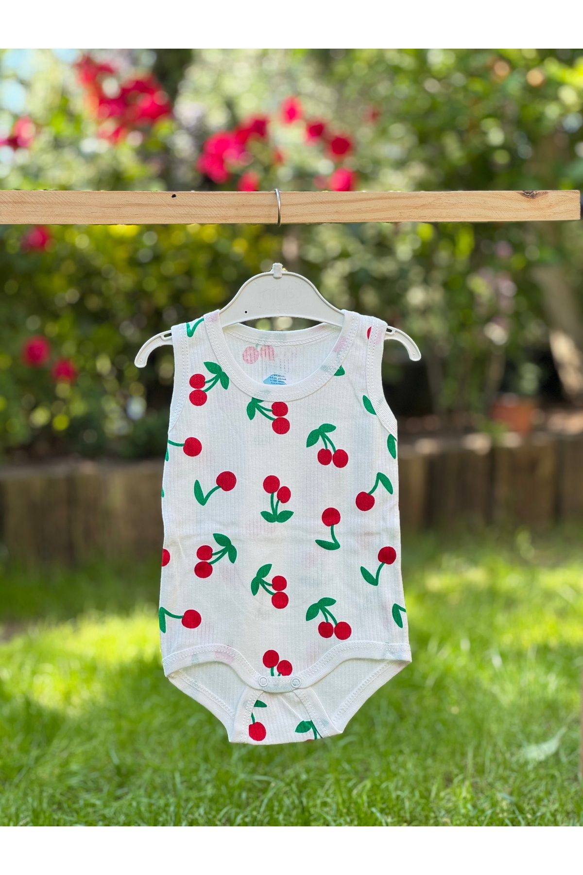 BETSY STUDIO Pamuklu Bebek Body/ Yazlık Bebek Zıbın - Kiraz Baskılı Kolsuz Çıtçıtlı