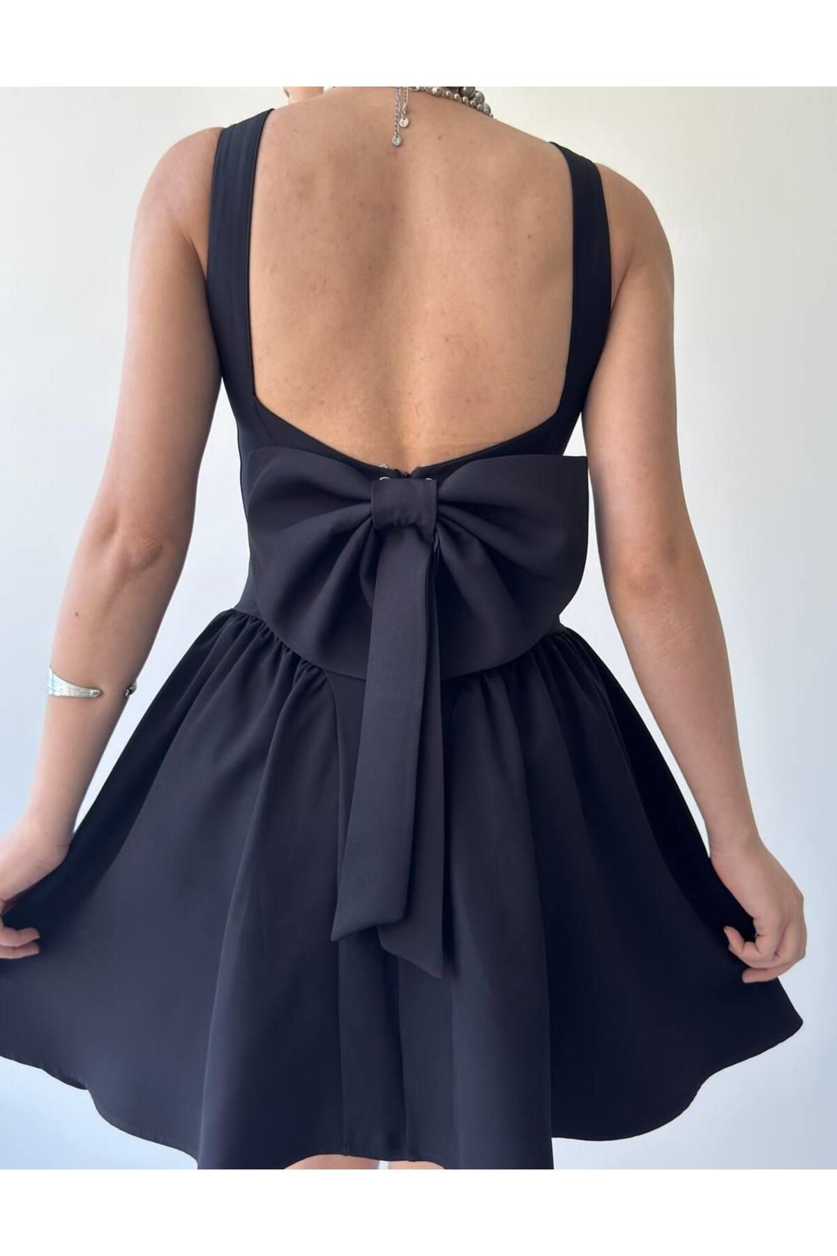 conconmoda Kadın Sırt Fionk Detay Atlas Mini Elbise