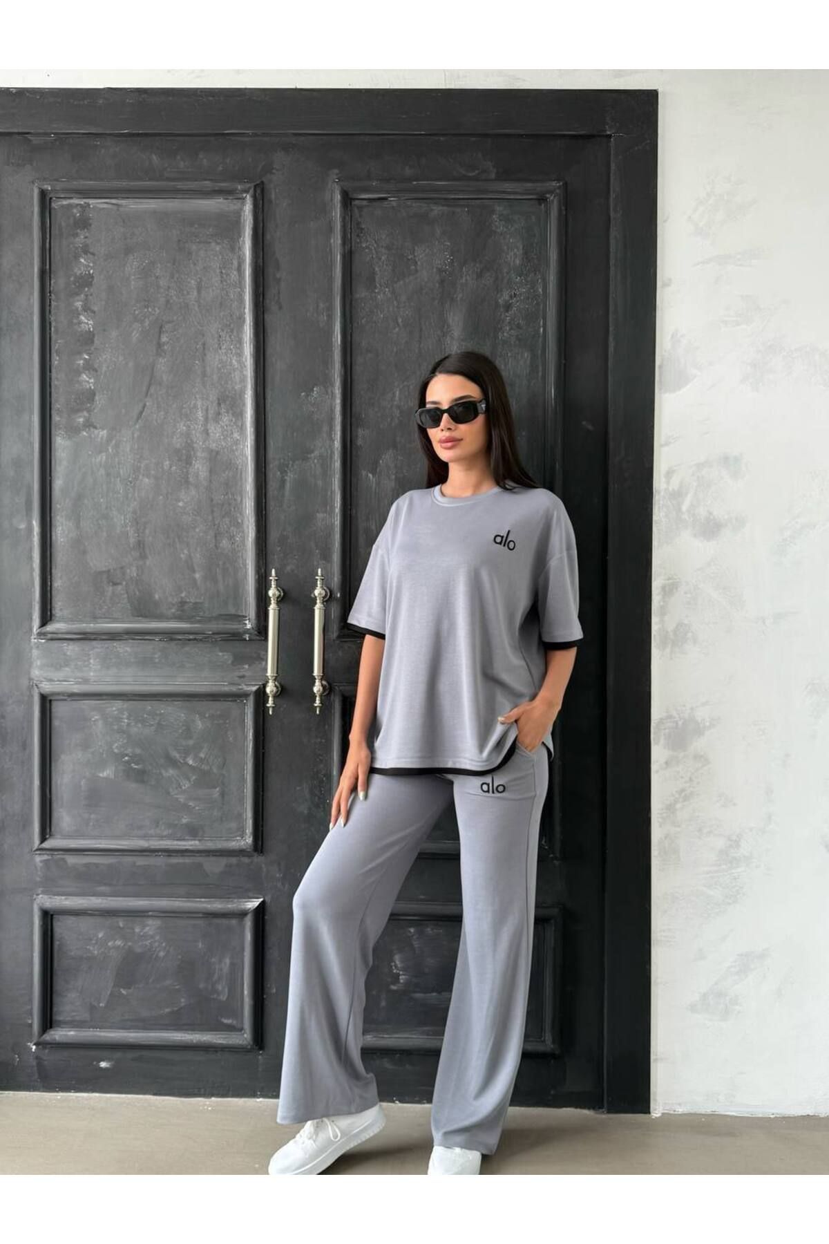 LE CARAMBOLE Kadın Gri Modal Kumaş Nakışlı Oversize T-shirt Ve Pantolon Takım