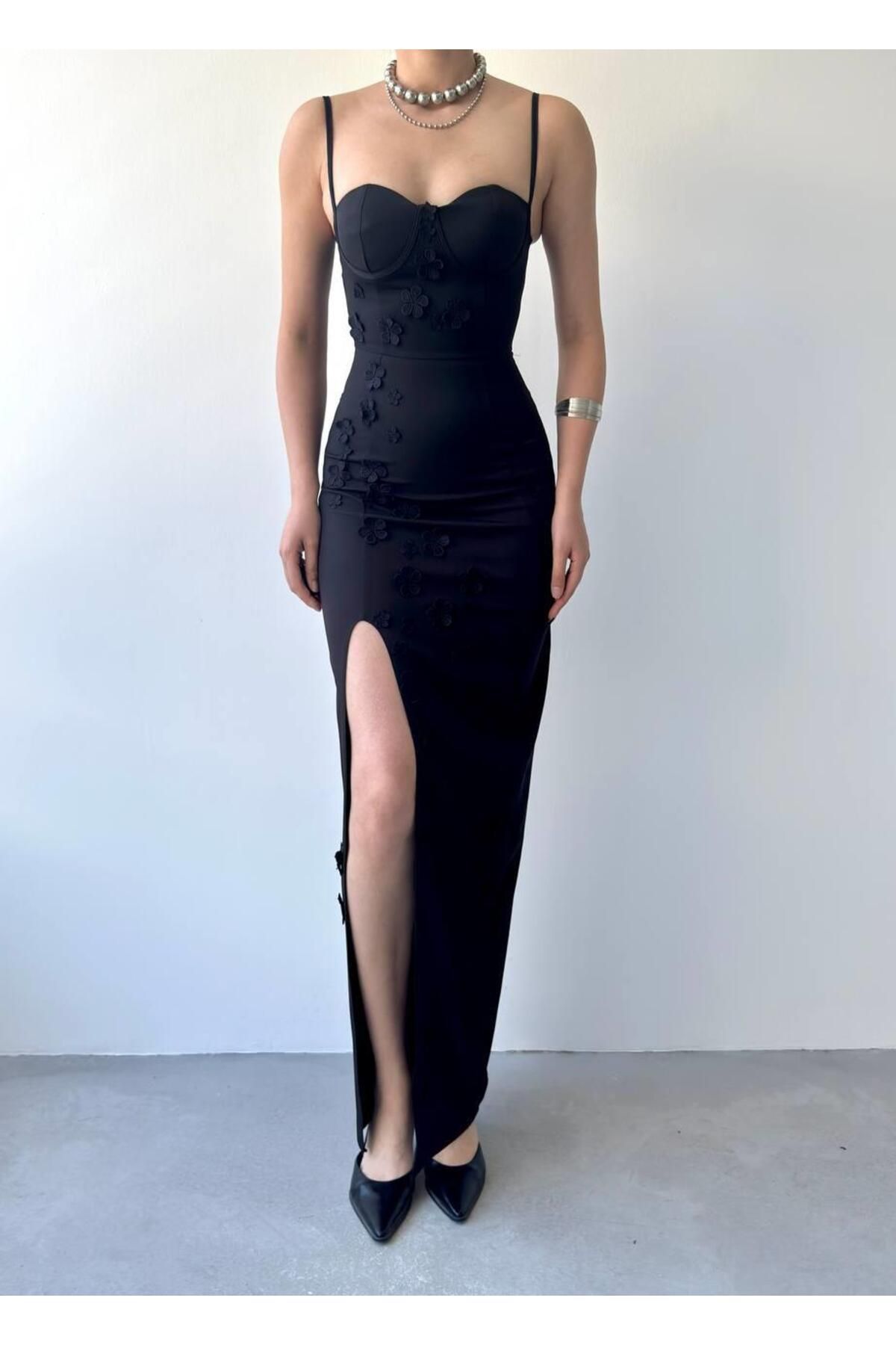 conconmoda Askılı Kalp Yaka Gloplu Papatya Detay Uzun Elbise