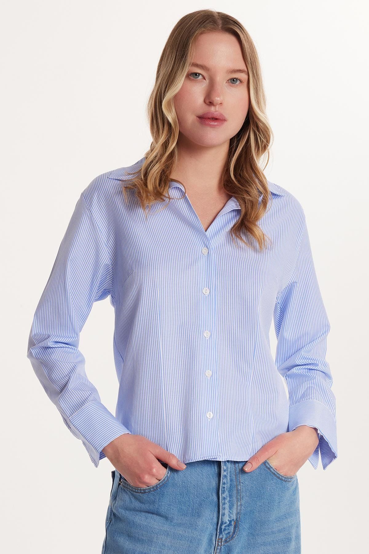 Tudors Kadın Slim Fit Rahat Kesim Uzun Kollu Çizgili Mavi Gömlek