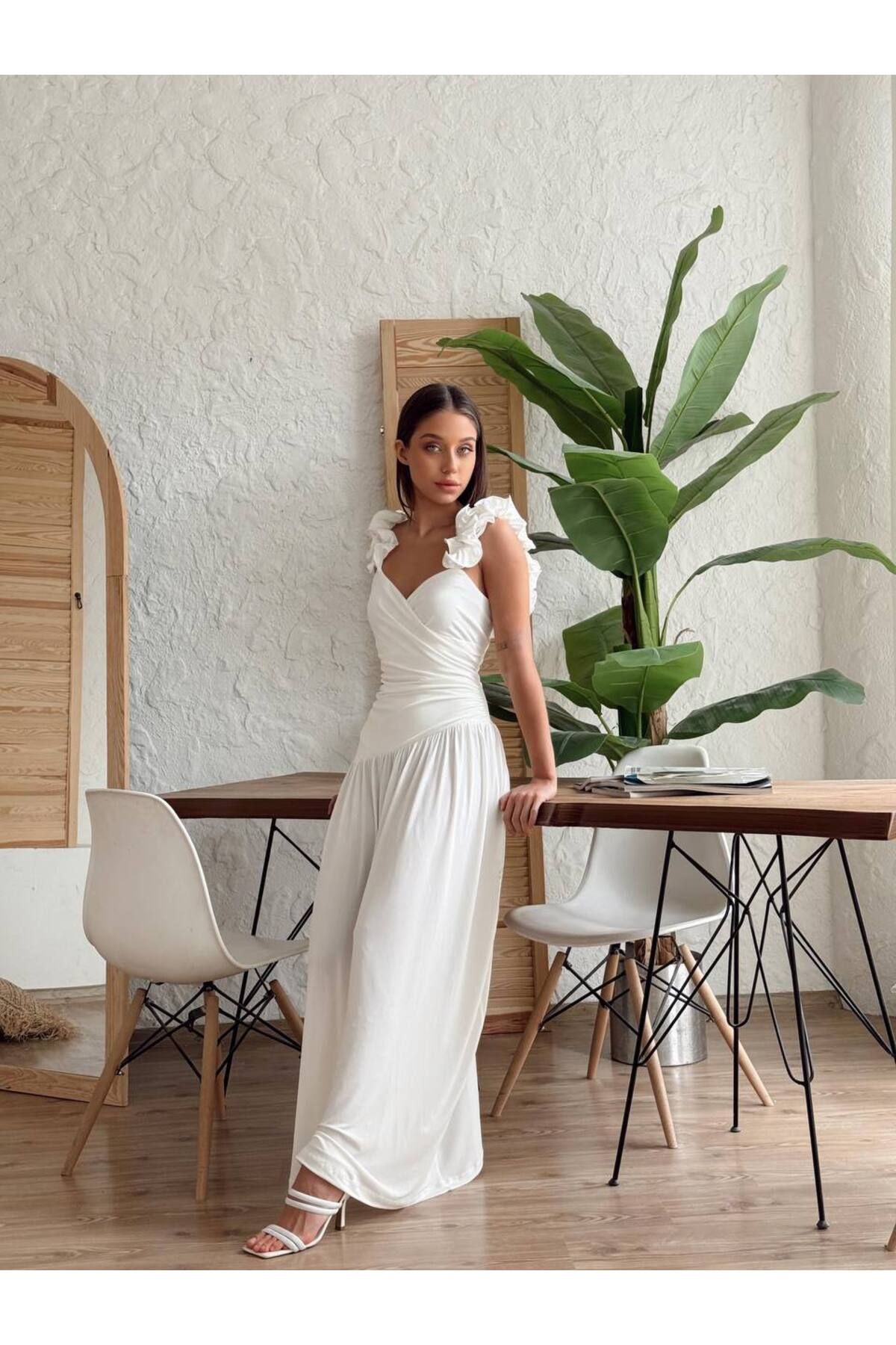 Butik Romantik fırfır detaylı askılı yırtmaçlı elbise