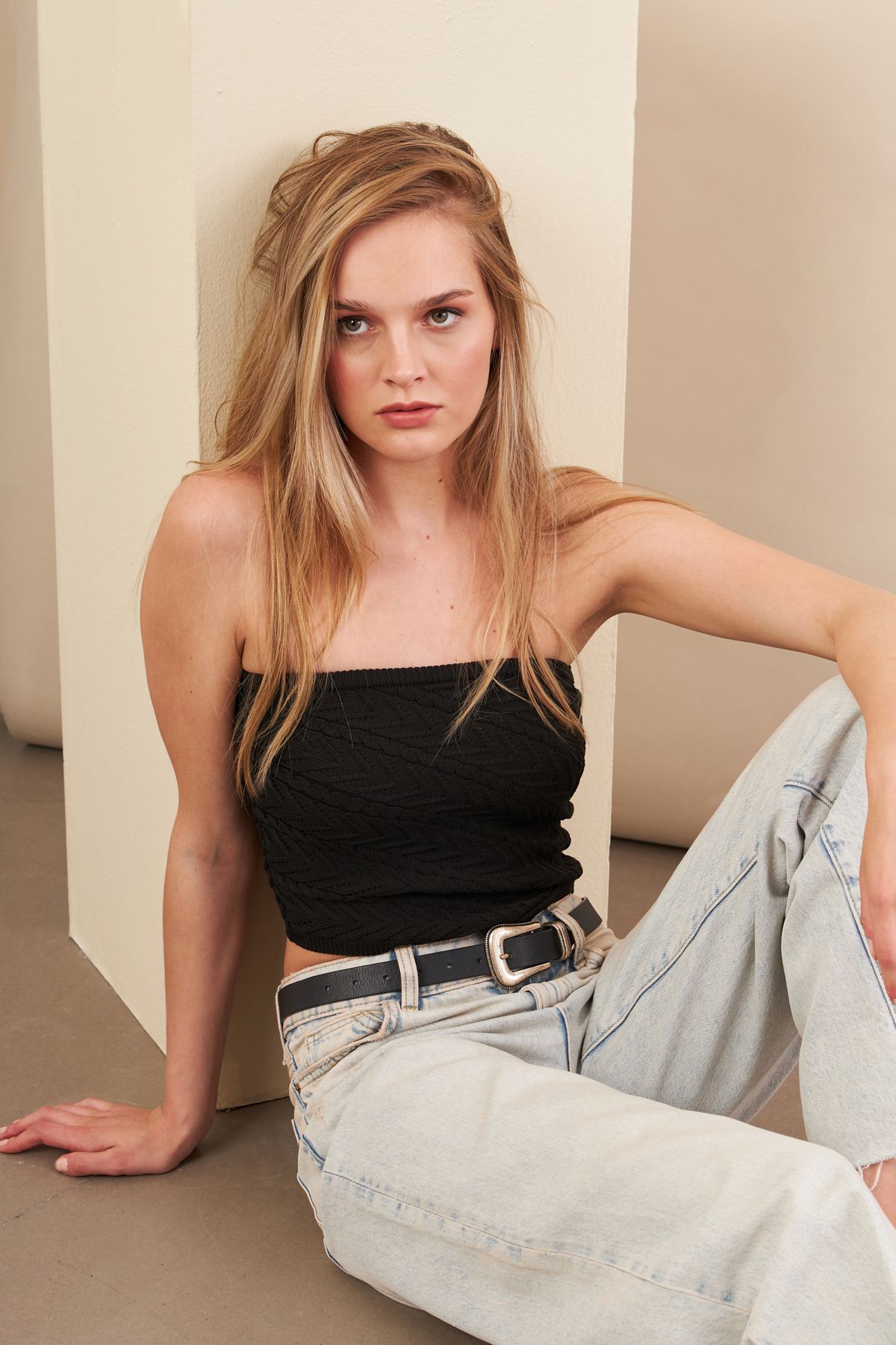 Cool & Sexy Kadın Siyah Straplez Triko Crop Bluz ZH049