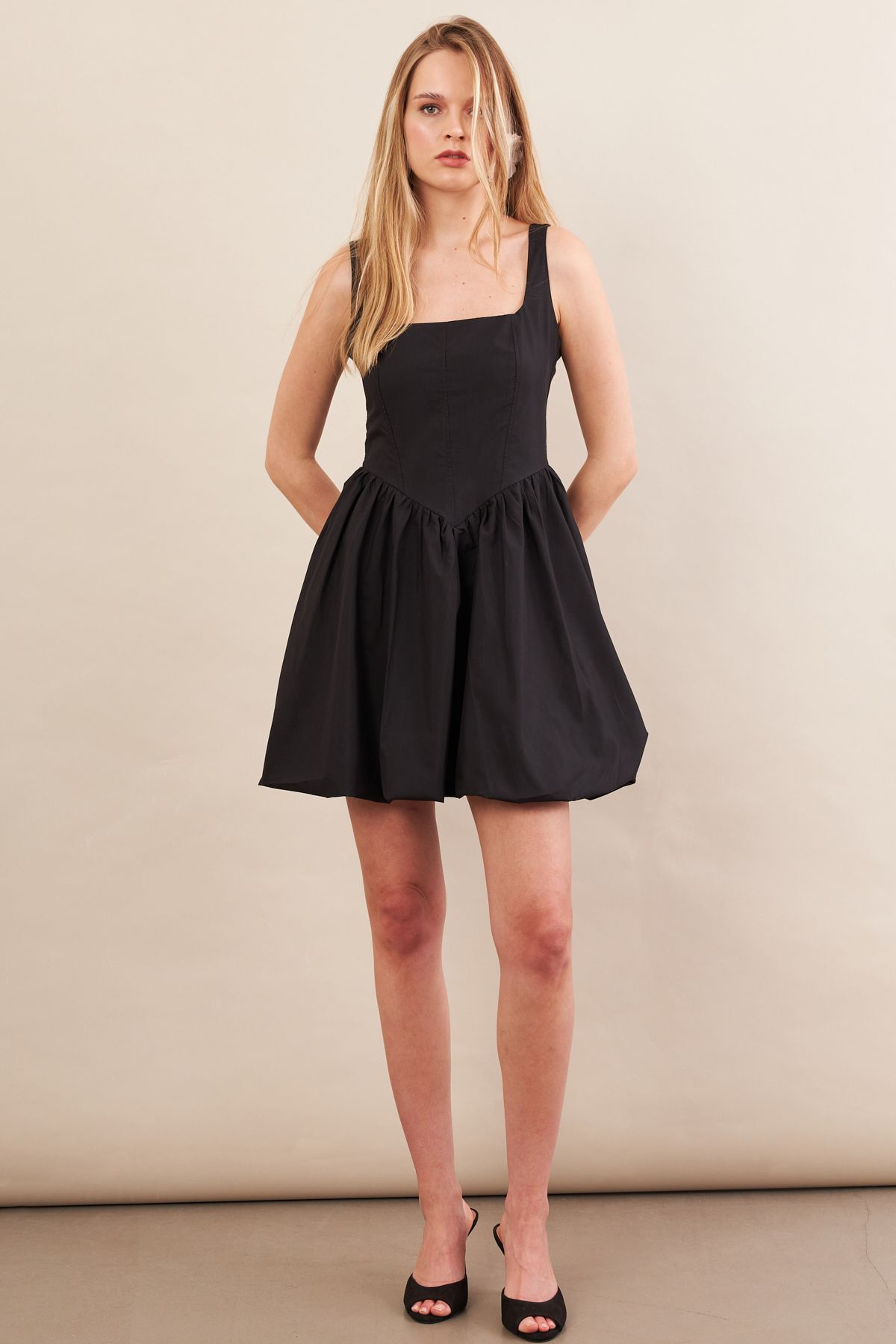 Cool & Sexy Kadın Siyah Askılı Mini Balon Elbise ERL105