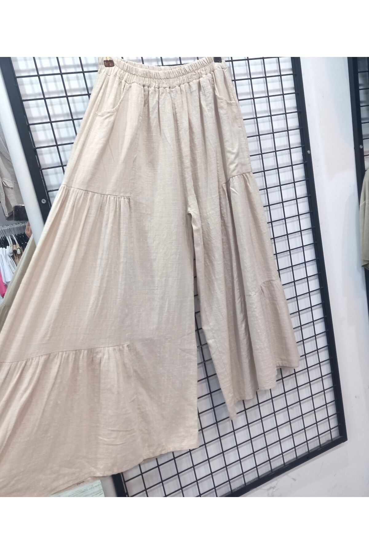 Butik Şans Gipeli Lastikli Bel Cep Detaylı Koton Pantolon